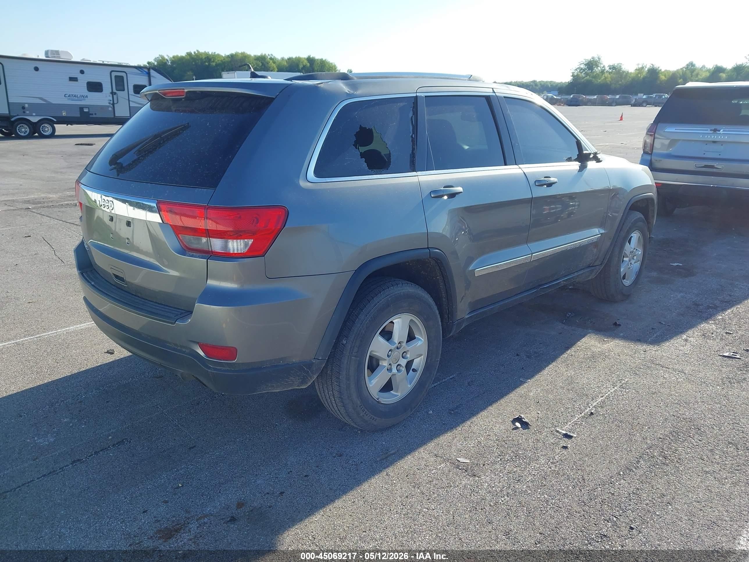 2013 Jeep Grand Cherokee Laredo Gray vin: 1C4RJFAGXDC593986