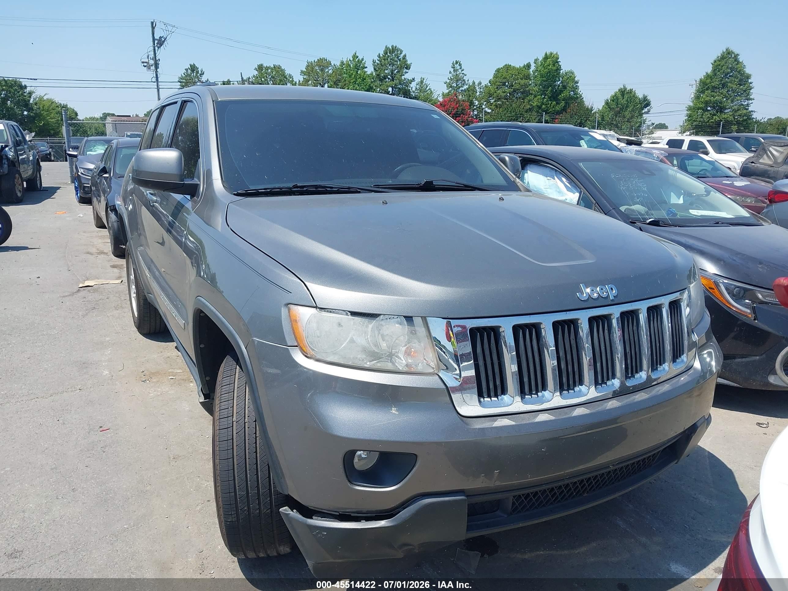 2013 Jeep Grand Cherokee Laredo Gray vin: 1C4RJFAGXDC599724