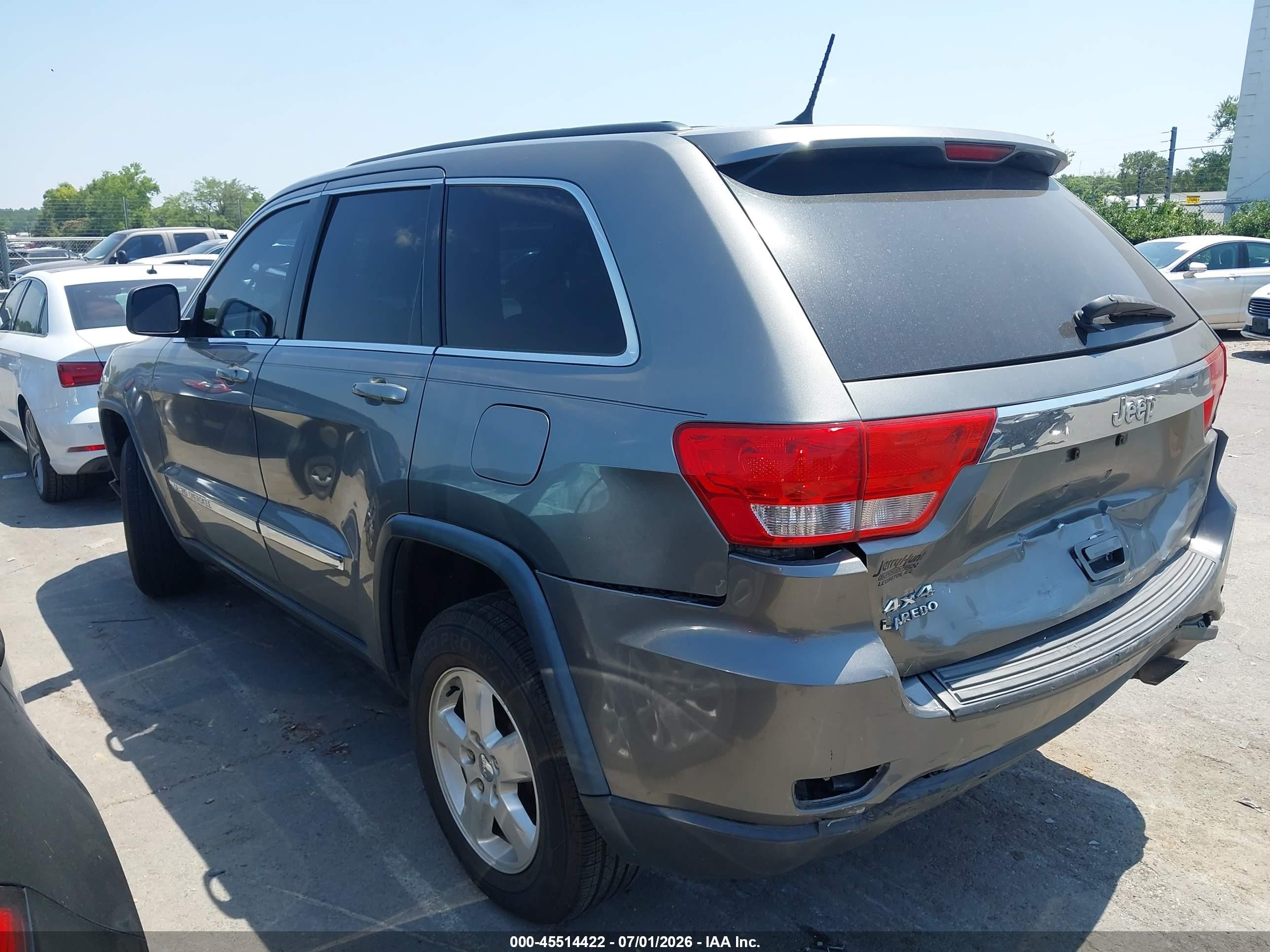 2013 Jeep Grand Cherokee Laredo Gray vin: 1C4RJFAGXDC599724
