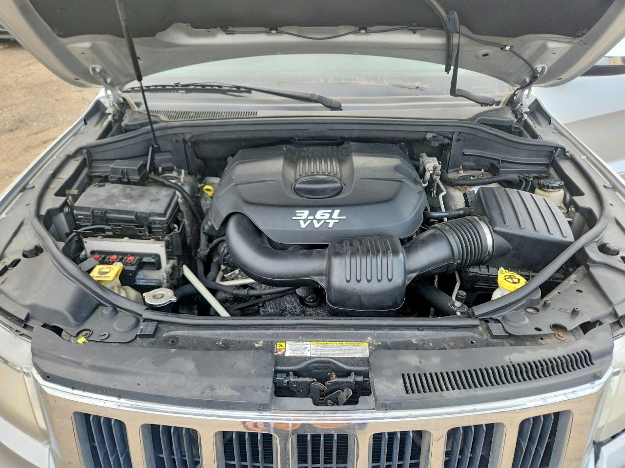 2013 Jeep Grand Cherokee Laredo Серебряный vin: 1C4RJFAGXDC609880