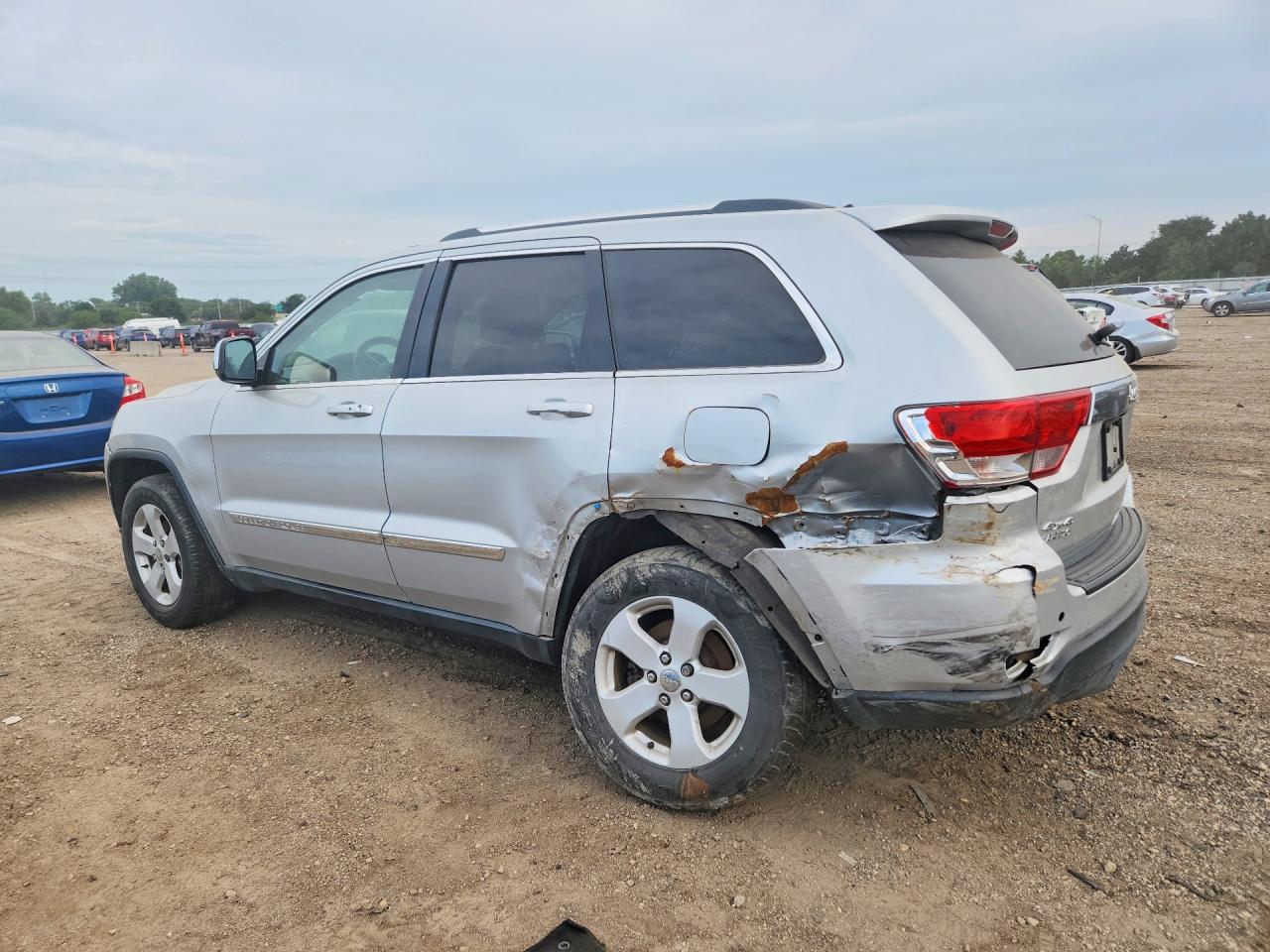2013 Jeep Grand Cherokee Laredo Серебряный vin: 1C4RJFAGXDC609880