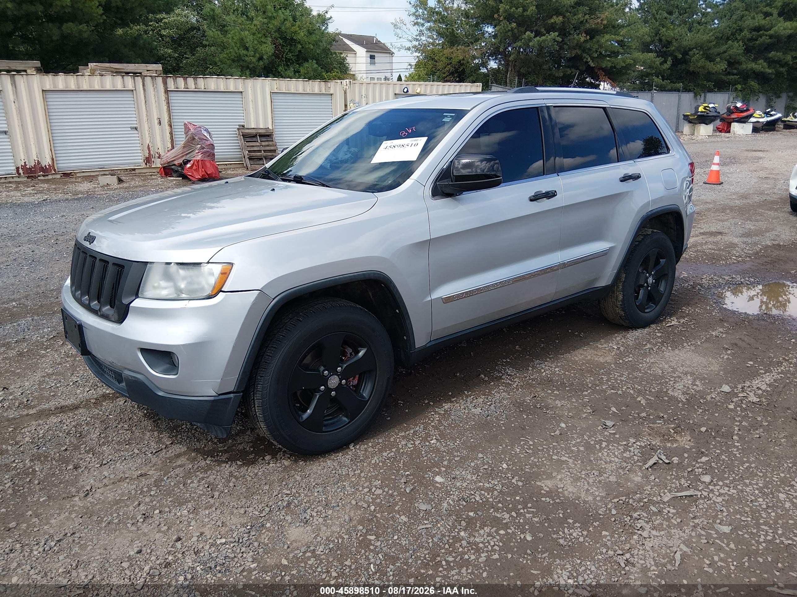 2013 Jeep Grand Cherokee Laredo Gray vin: 1C4RJFAGXDC615145
