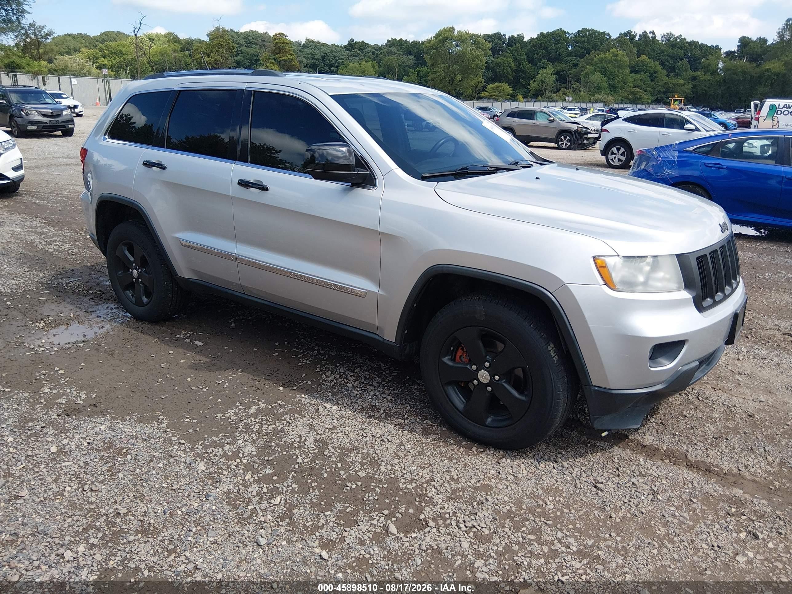 2013 Jeep Grand Cherokee Laredo Gray vin: 1C4RJFAGXDC615145