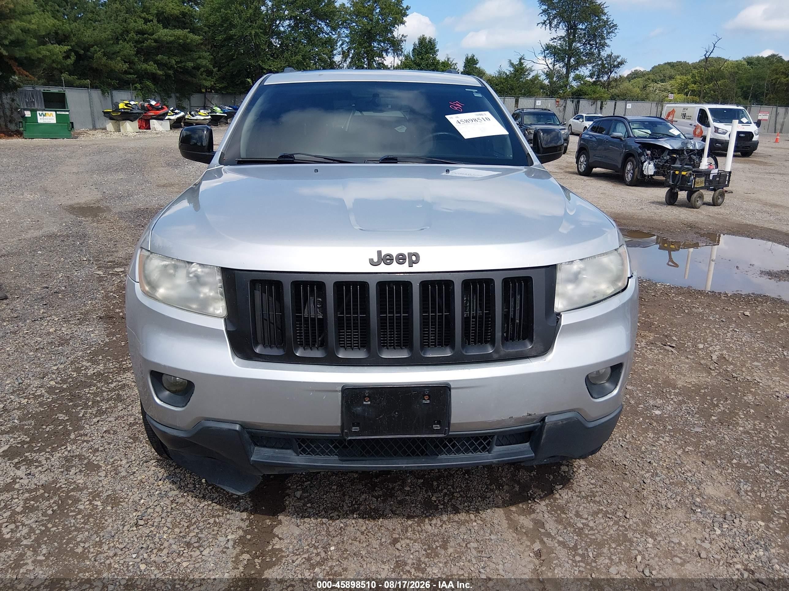 2013 Jeep Grand Cherokee Laredo Gray vin: 1C4RJFAGXDC615145