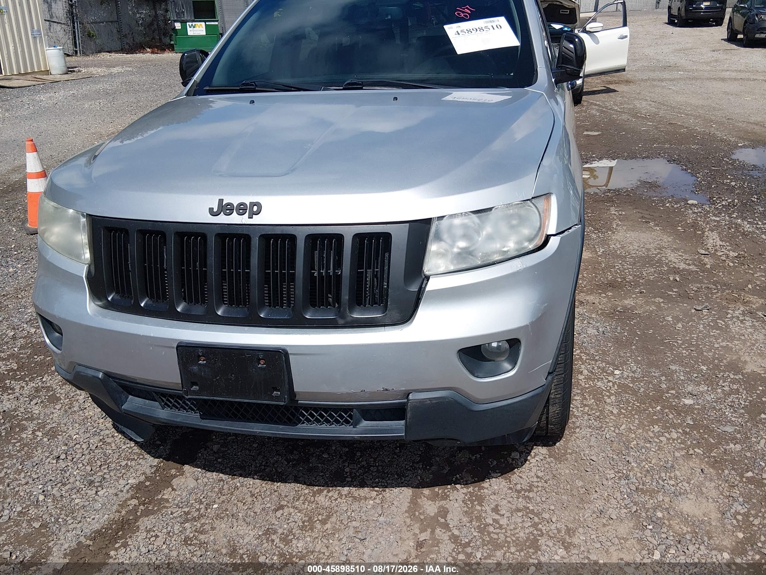 2013 Jeep Grand Cherokee Laredo Gray vin: 1C4RJFAGXDC615145