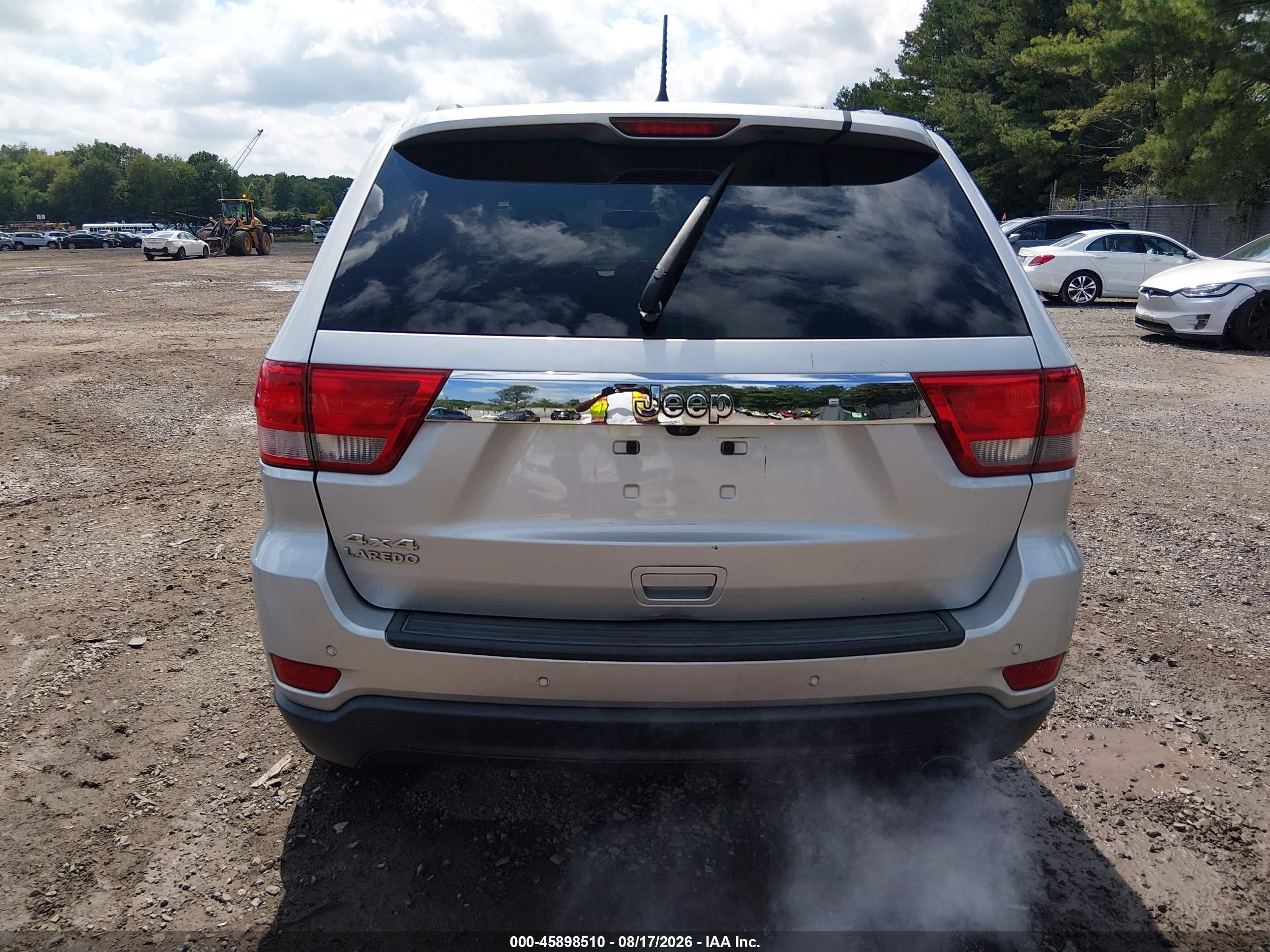 2013 Jeep Grand Cherokee Laredo Gray vin: 1C4RJFAGXDC615145