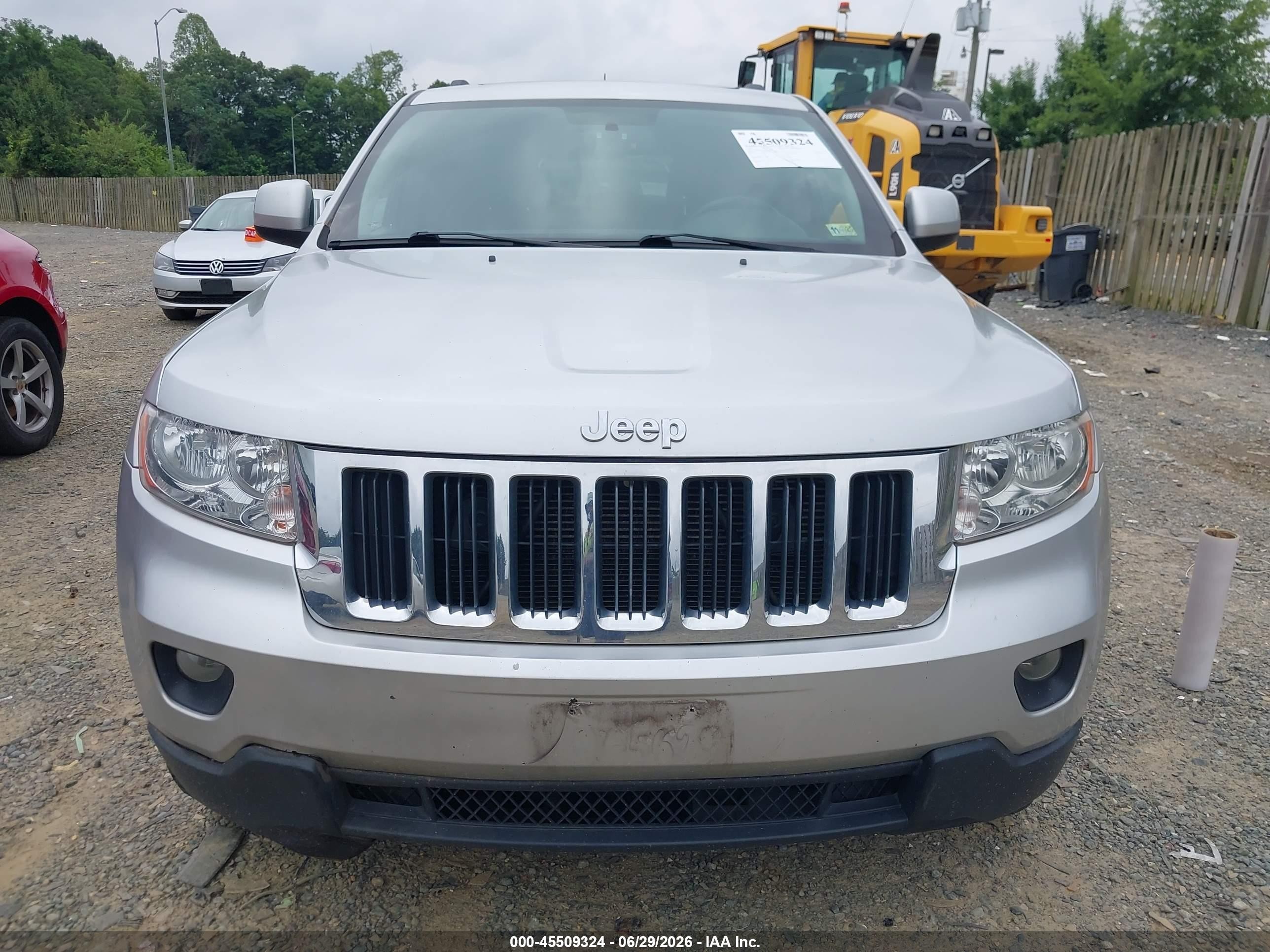 2013 Jeep Grand Cherokee Laredo Silver vin: 1C4RJFAGXDC634116