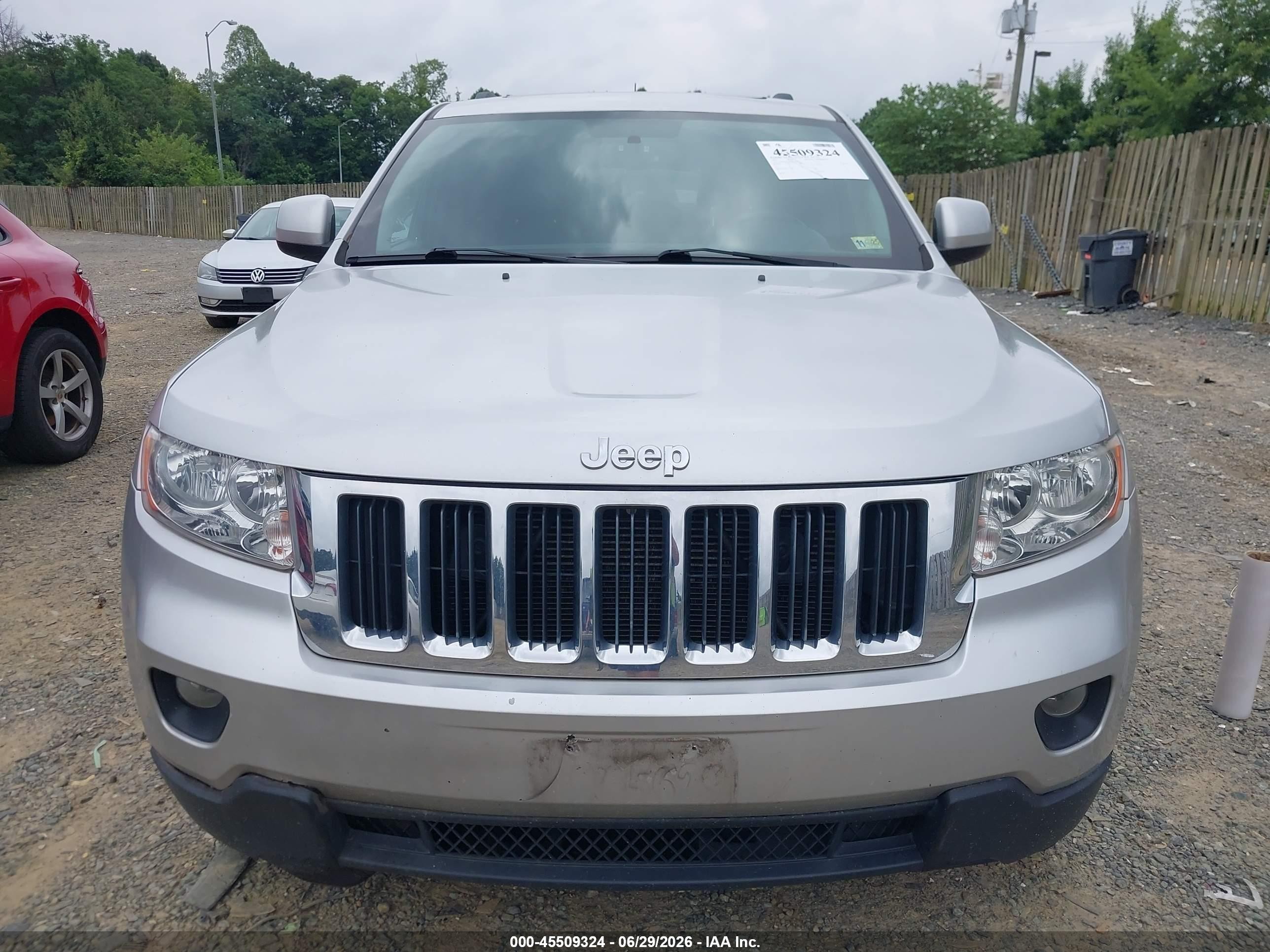2013 Jeep Grand Cherokee Laredo Silver vin: 1C4RJFAGXDC634116
