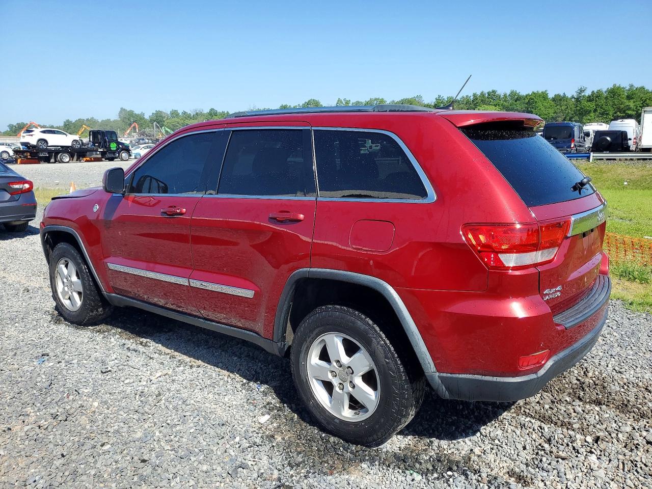 2013 Jeep Grand Cherokee Laredo Красный vin: 1C4RJFAGXDC644418