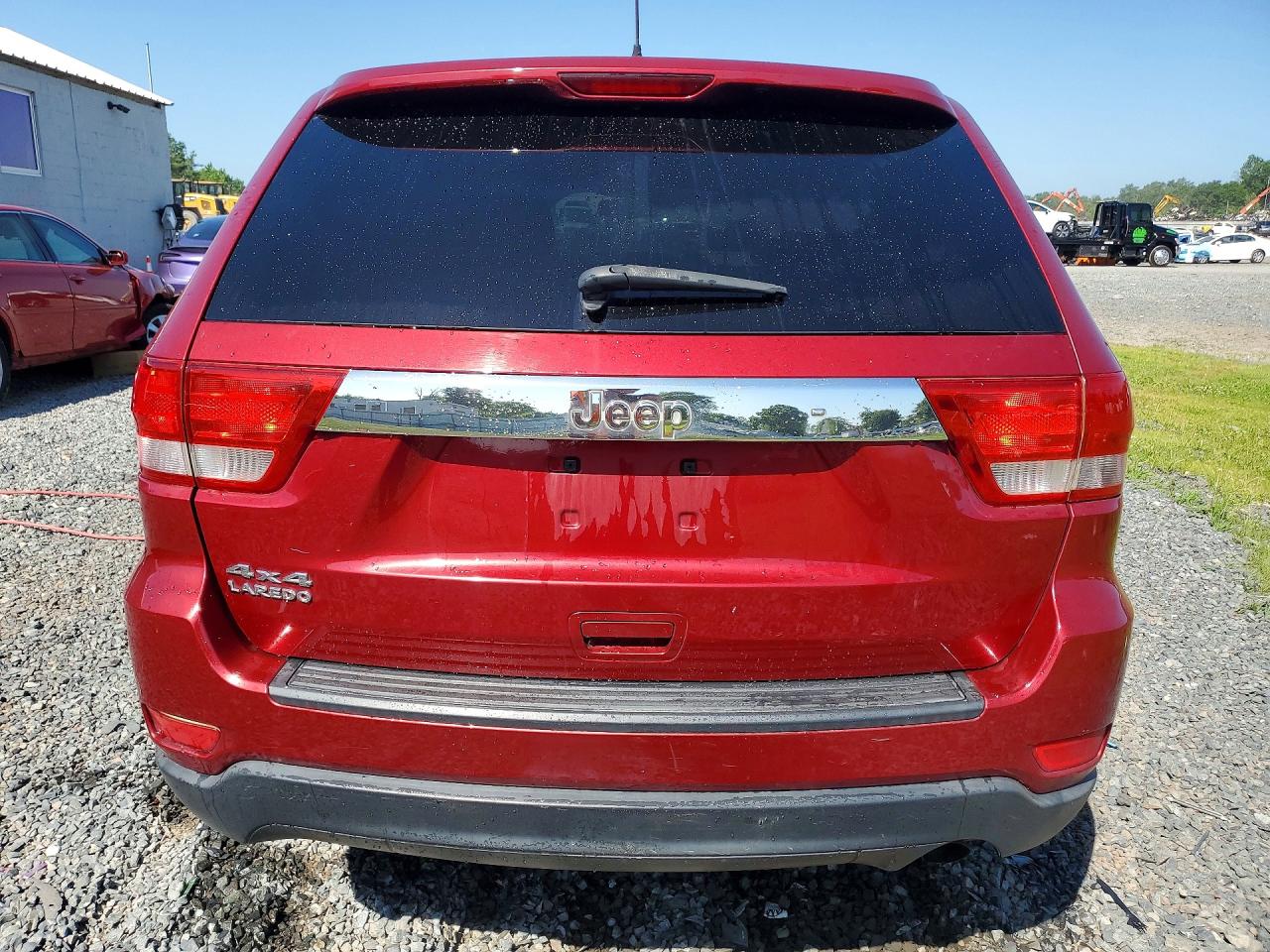 2013 Jeep Grand Cherokee Laredo Красный vin: 1C4RJFAGXDC644418