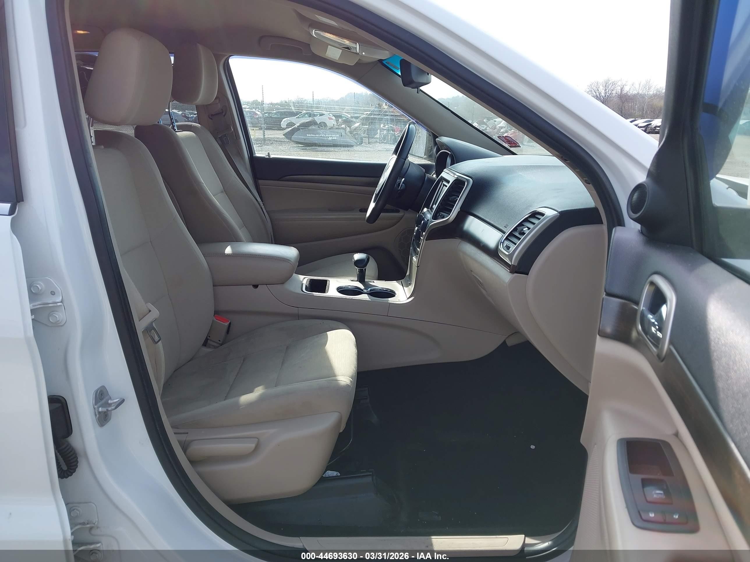 2014 Jeep Grand Cherokee Laredo White vin: 1C4RJFAGXEC103936