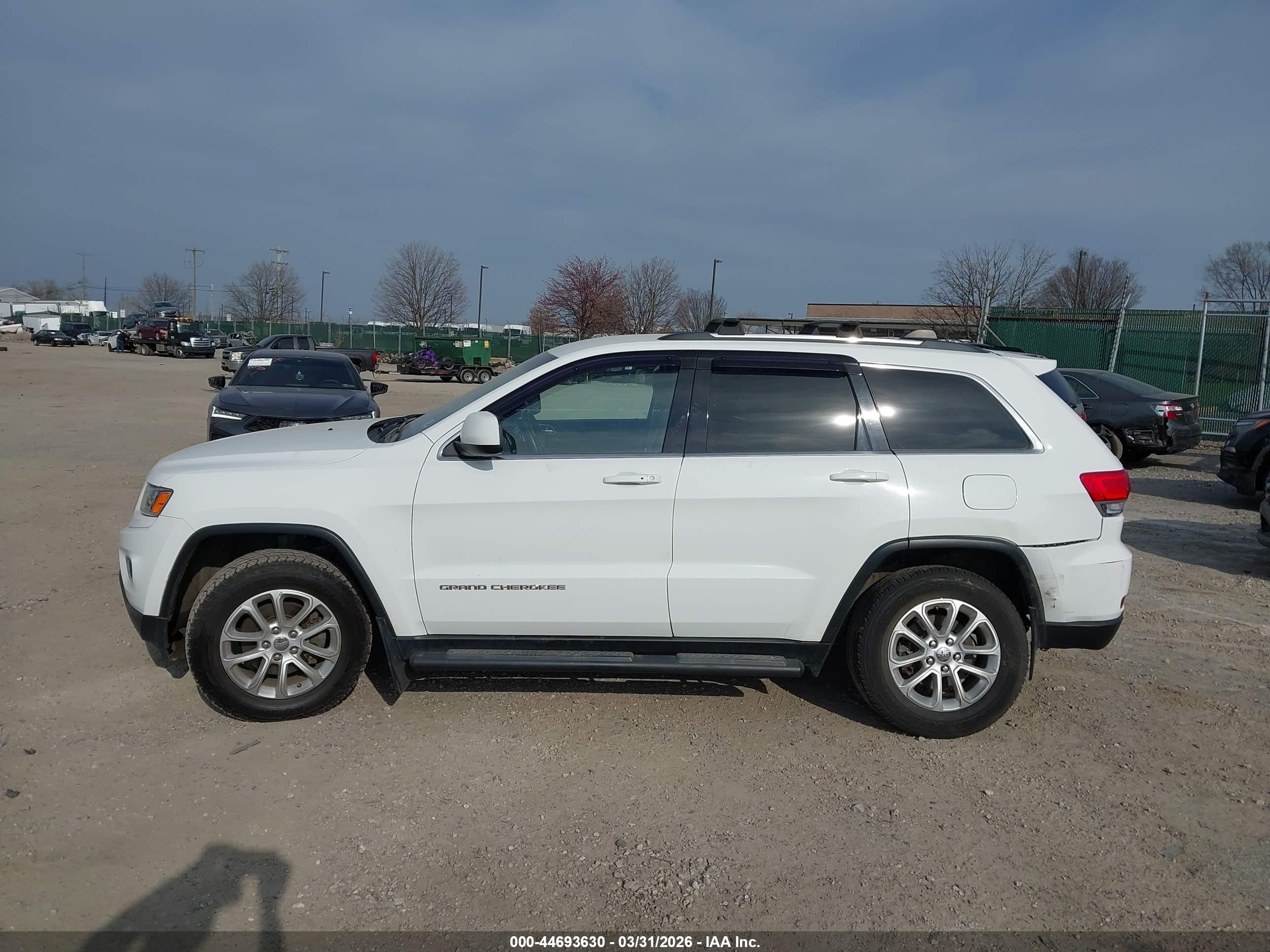 2014 Jeep Grand Cherokee Laredo White vin: 1C4RJFAGXEC103936