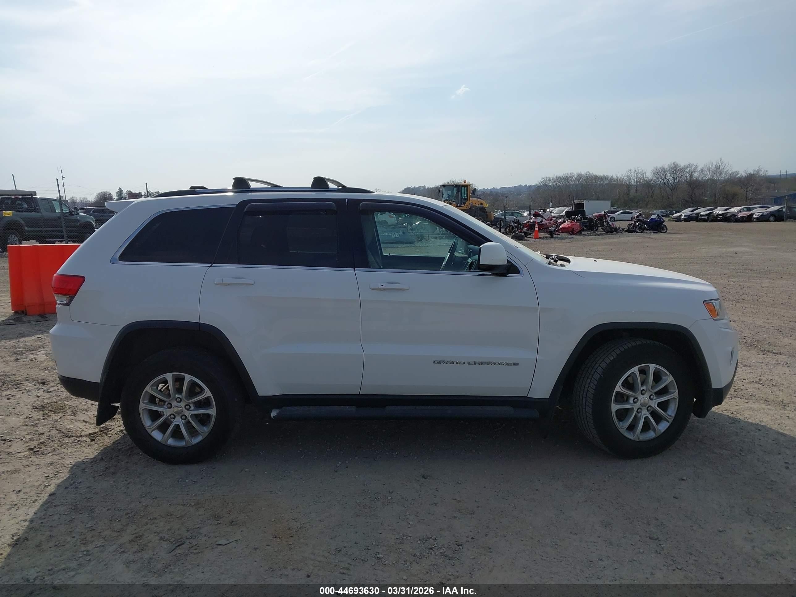 2014 Jeep Grand Cherokee Laredo White vin: 1C4RJFAGXEC103936