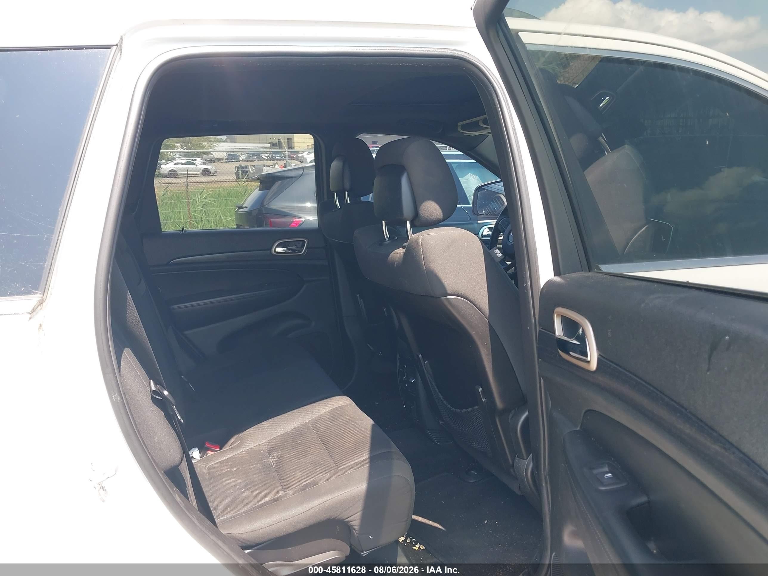 2014 Jeep Grand Cherokee Laredo Белый vin: 1C4RJFAGXEC128769