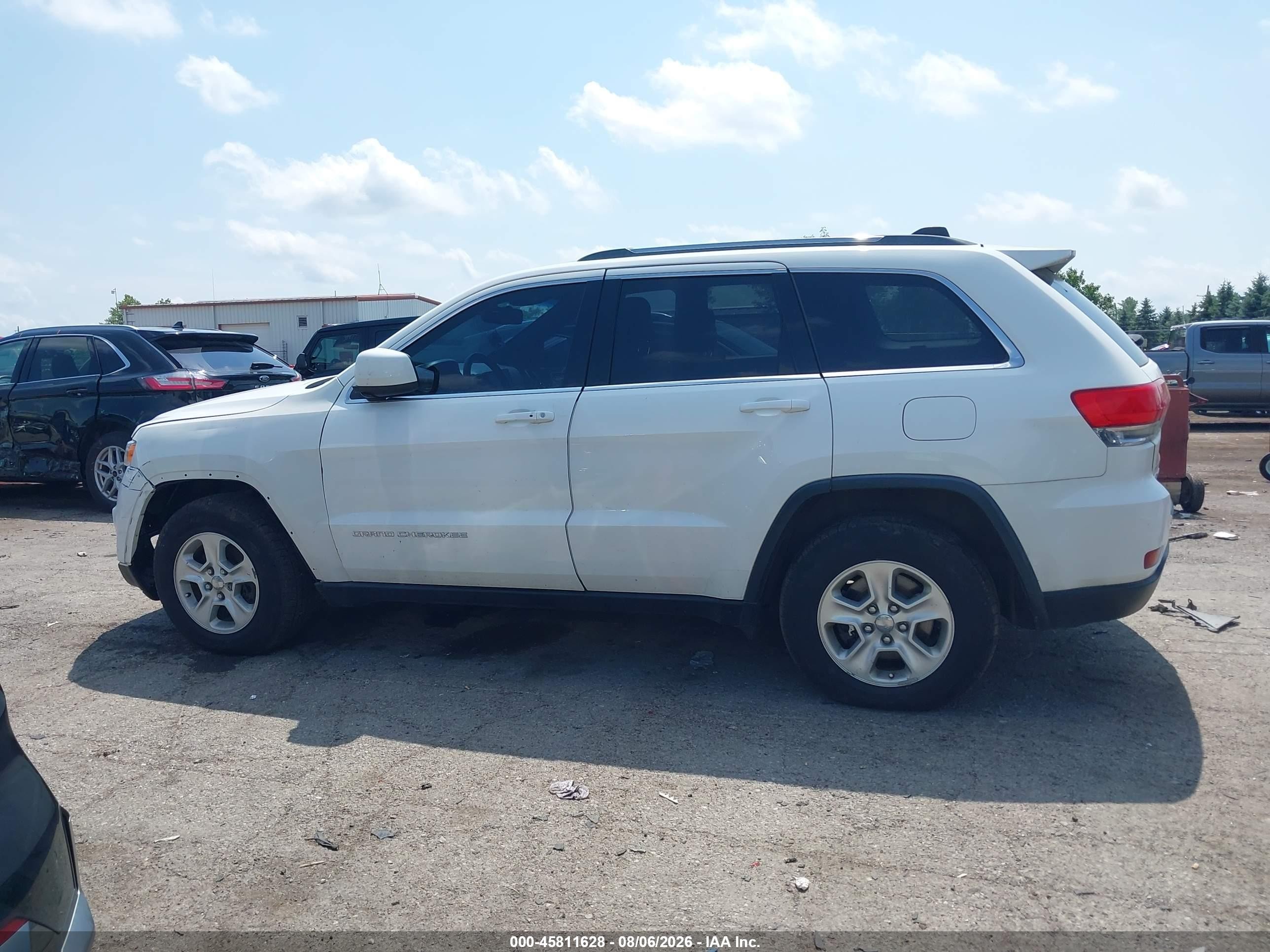 2014 Jeep Grand Cherokee Laredo Белый vin: 1C4RJFAGXEC128769