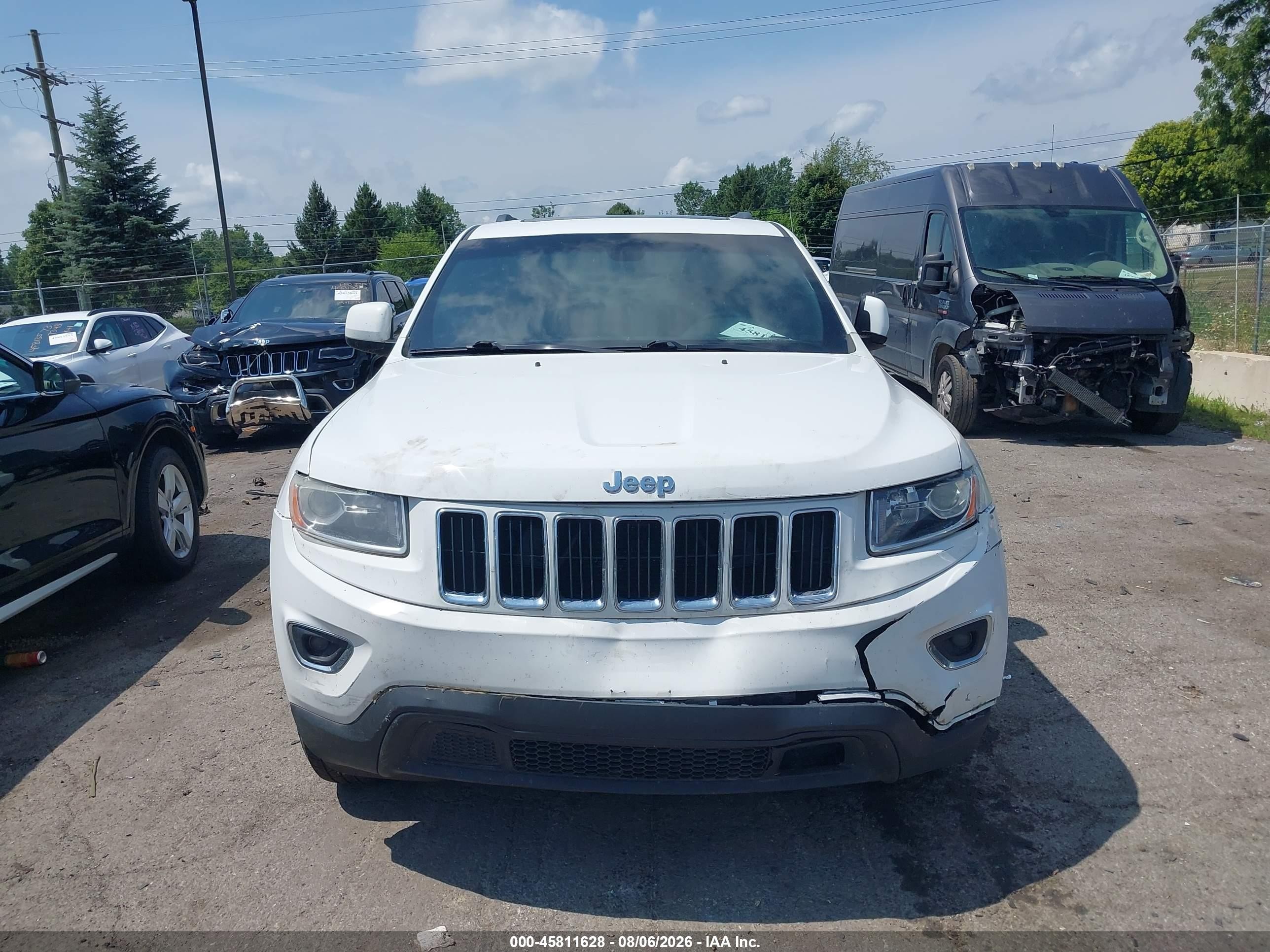 2014 Jeep Grand Cherokee Laredo Белый vin: 1C4RJFAGXEC128769