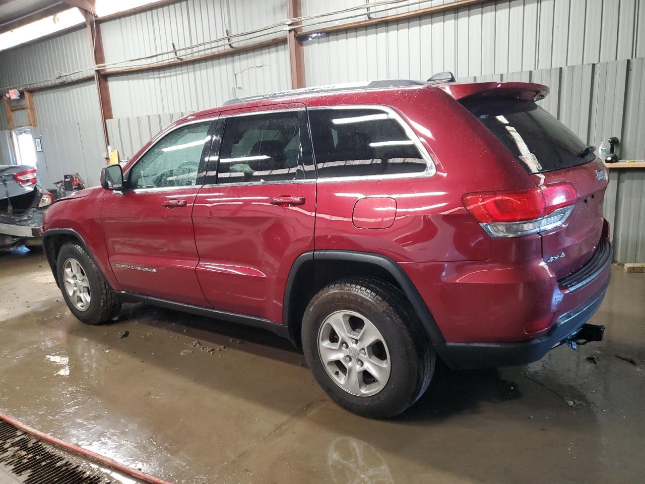 2014 Jeep Grand Cherokee Laredo Red vin: 1C4RJFAGXEC129890