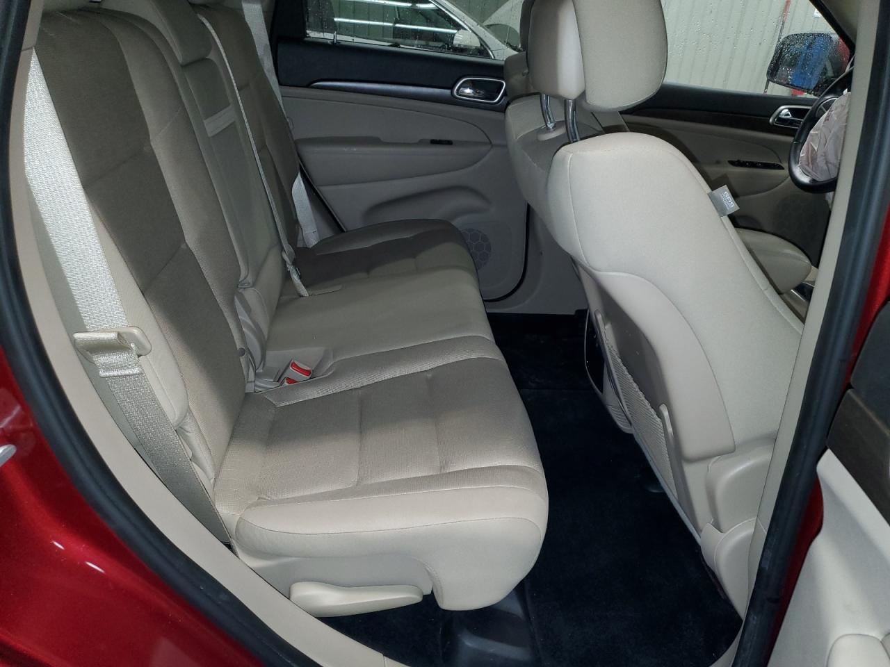 2014 Jeep Grand Cherokee Laredo Red vin: 1C4RJFAGXEC129890