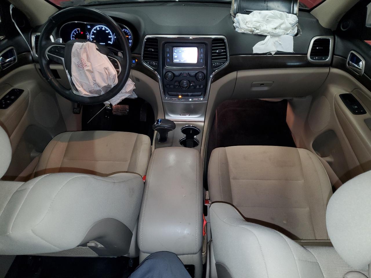 2014 Jeep Grand Cherokee Laredo Red vin: 1C4RJFAGXEC129890