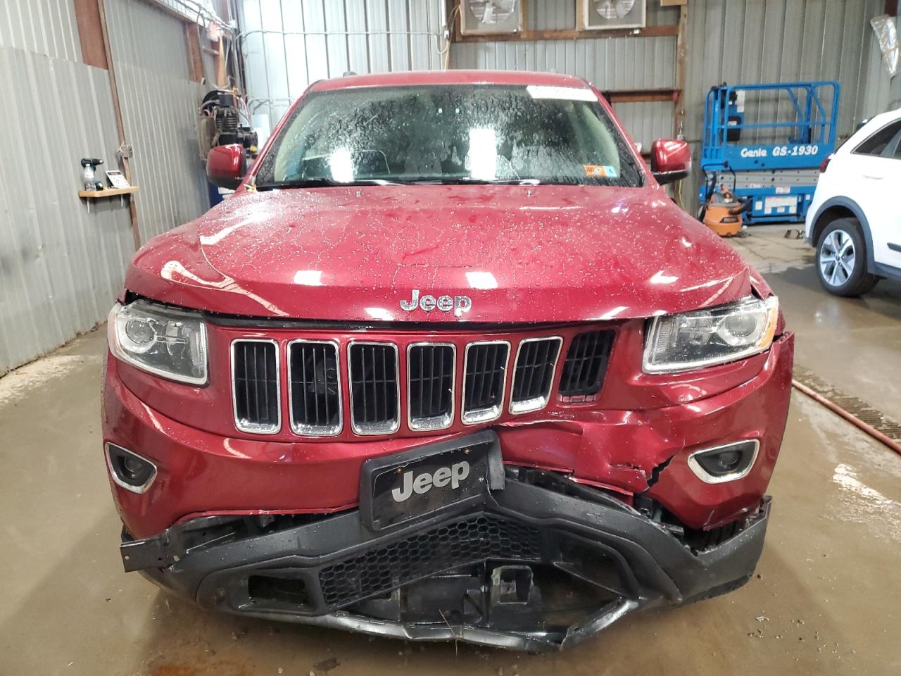 2014 Jeep Grand Cherokee Laredo Red vin: 1C4RJFAGXEC129890
