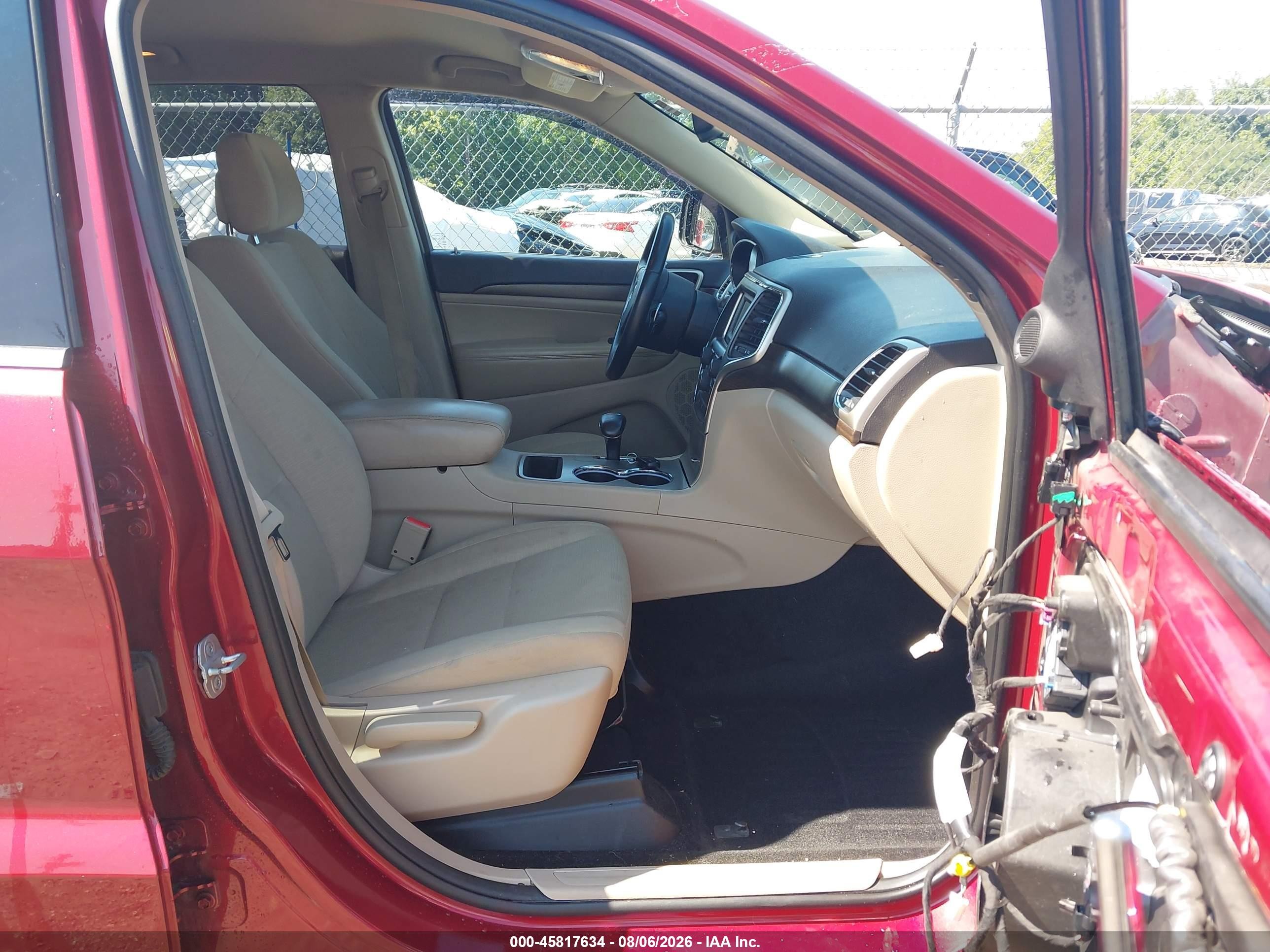 2014 Jeep Grand Cherokee Laredo Red vin: 1C4RJFAGXEC131221