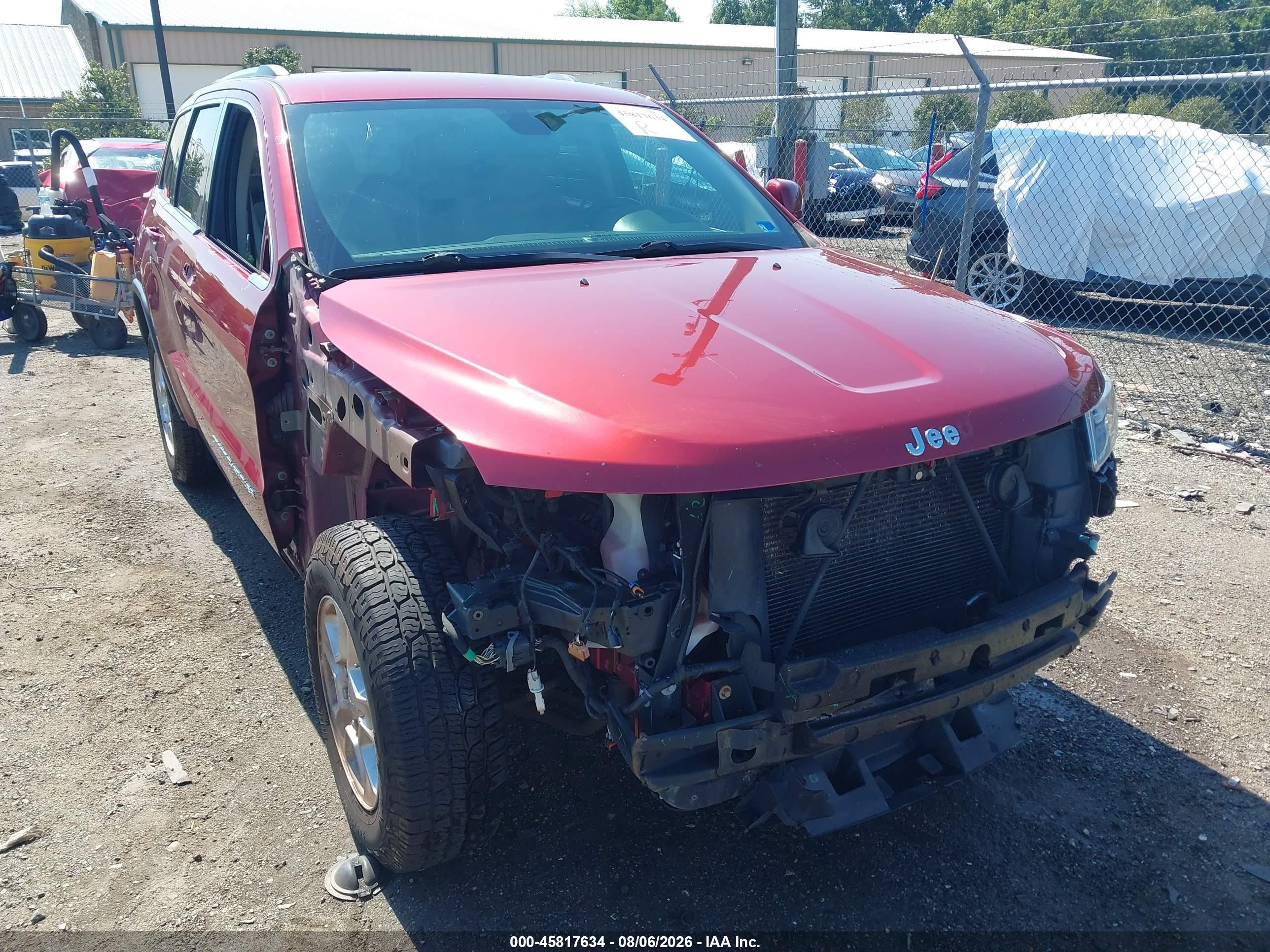 2014 Jeep Grand Cherokee Laredo Red vin: 1C4RJFAGXEC131221