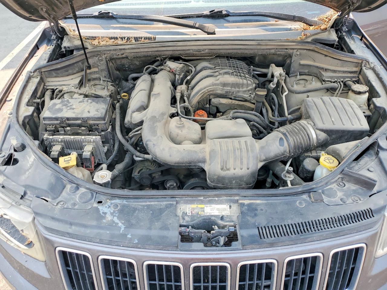 2014 Jeep Grand Cherokee Laredo Gray vin: 1C4RJFAGXEC135480