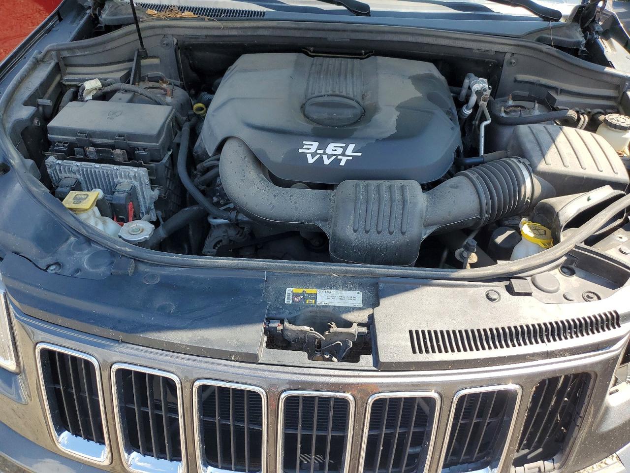 2014 Jeep Grand Cherokee Laredo Silver vin: 1C4RJFAGXEC184727