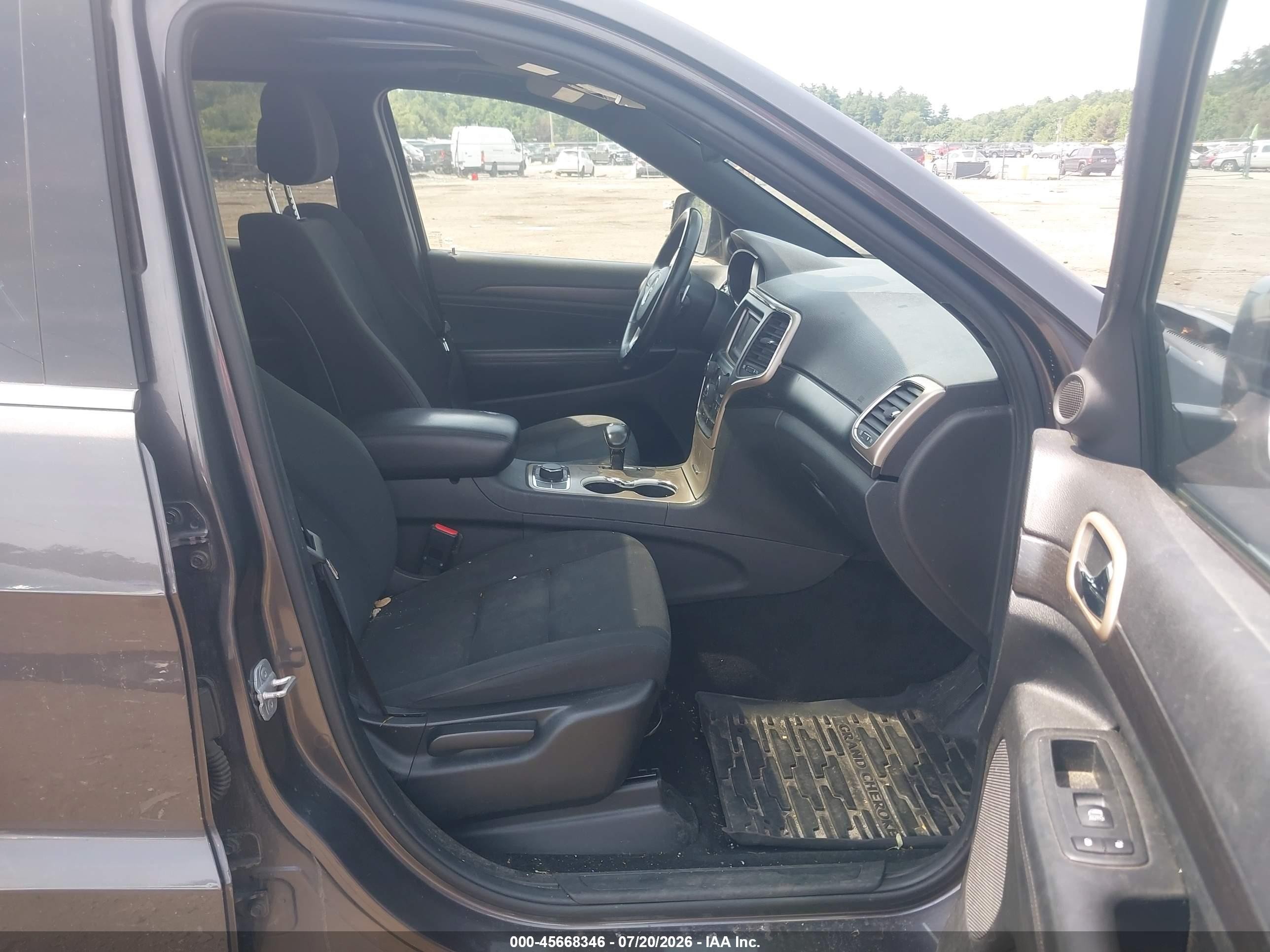 2014 Jeep Grand Cherokee Laredo Gray vin: 1C4RJFAGXEC205253