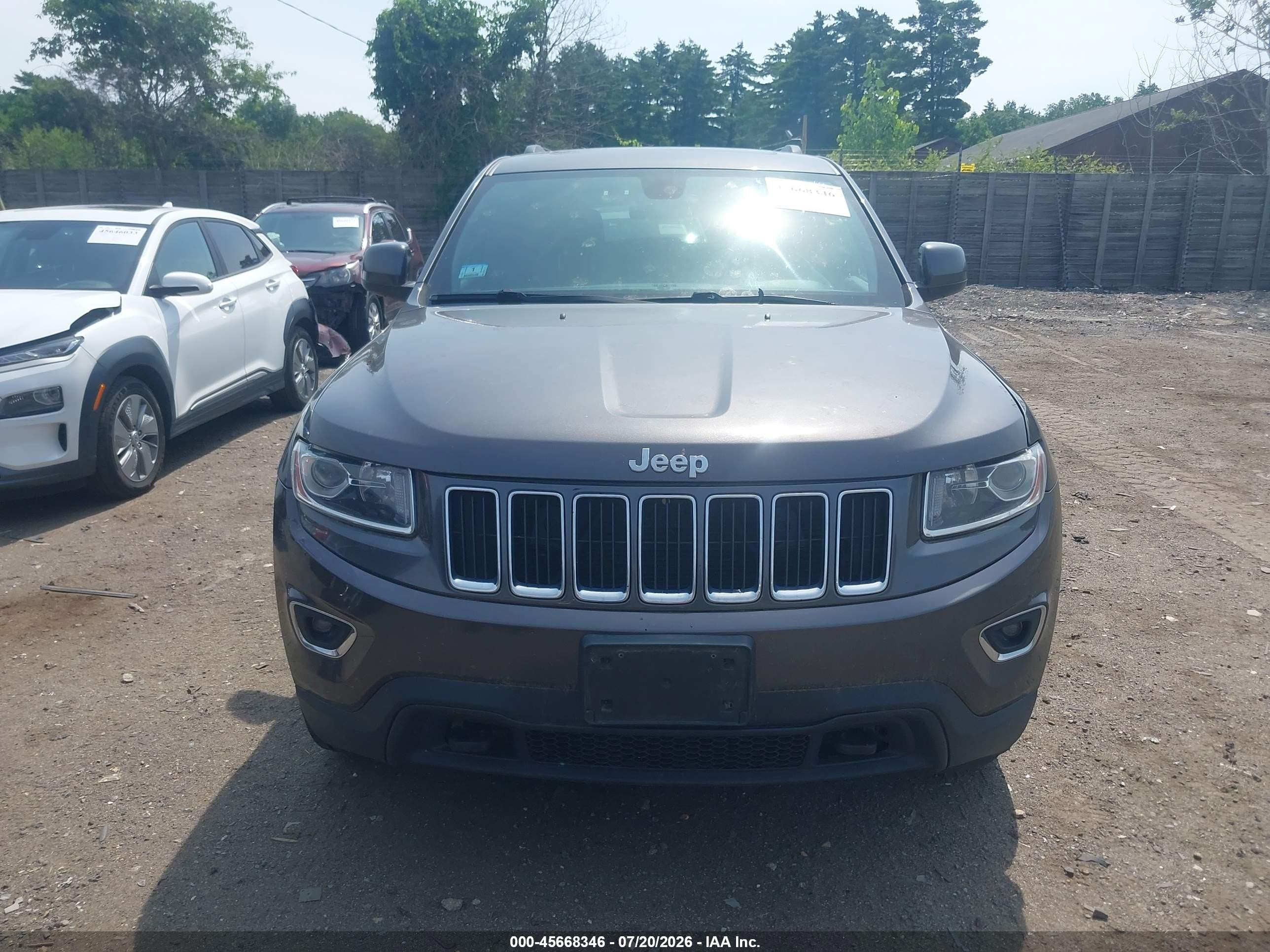2014 Jeep Grand Cherokee Laredo Gray vin: 1C4RJFAGXEC205253