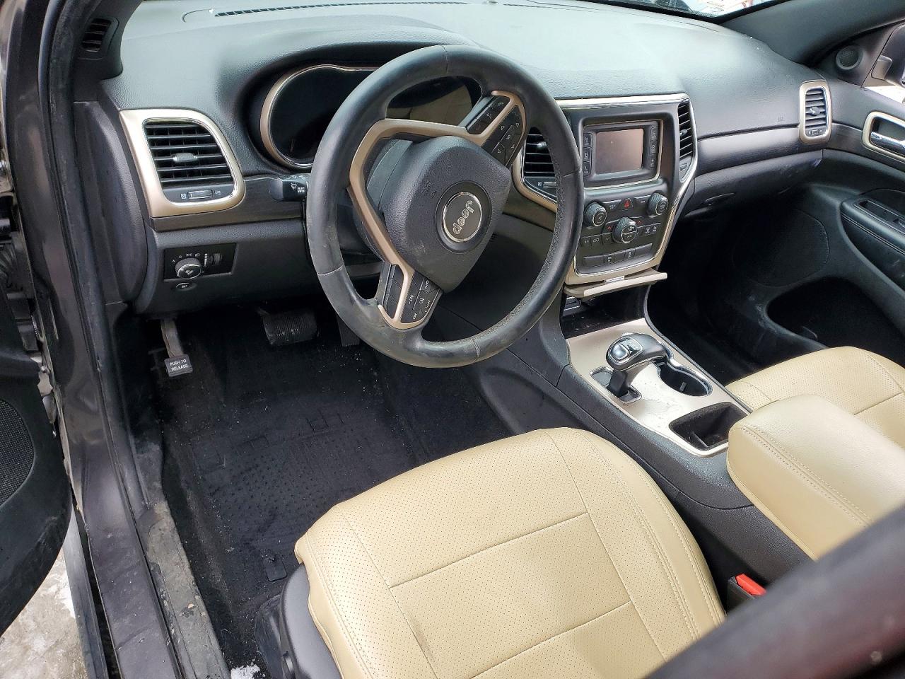 2014 Jeep Grand Cherokee Laredo Gray vin: 1C4RJFAGXEC232775