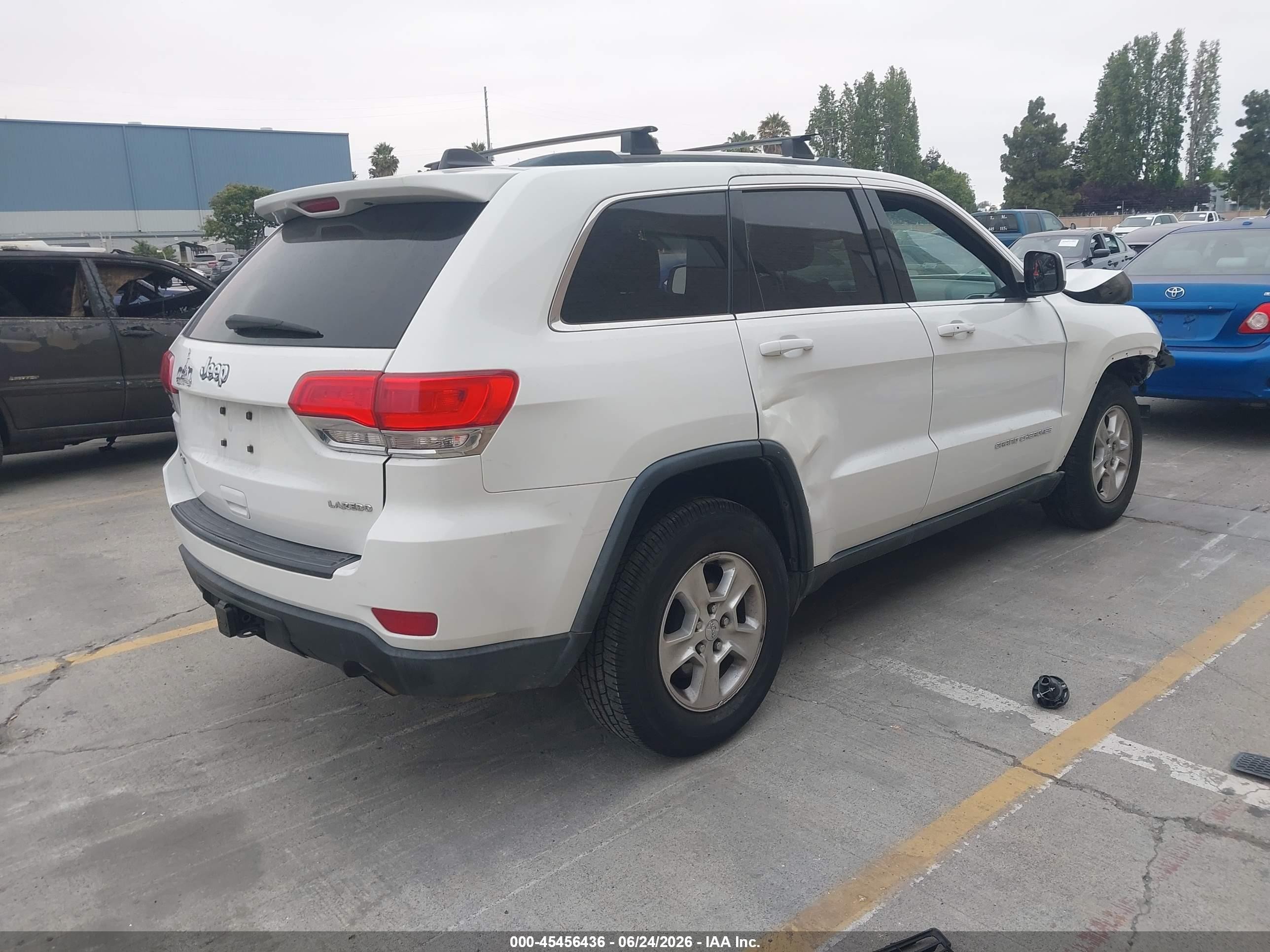 2014 Jeep Grand Cherokee Laredo Белый vin: 1C4RJFAGXEC232856