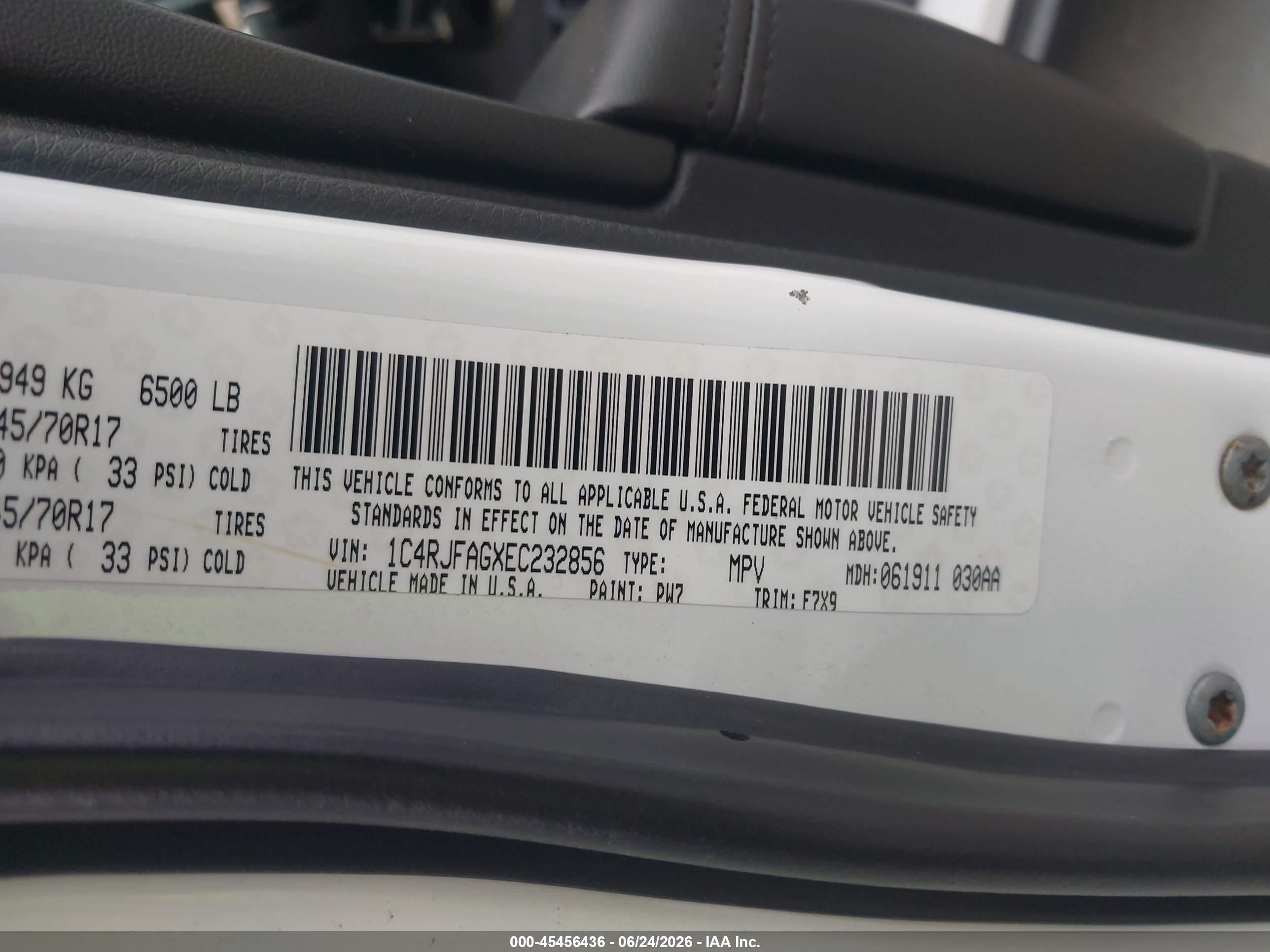 2014 Jeep Grand Cherokee Laredo Белый vin: 1C4RJFAGXEC232856