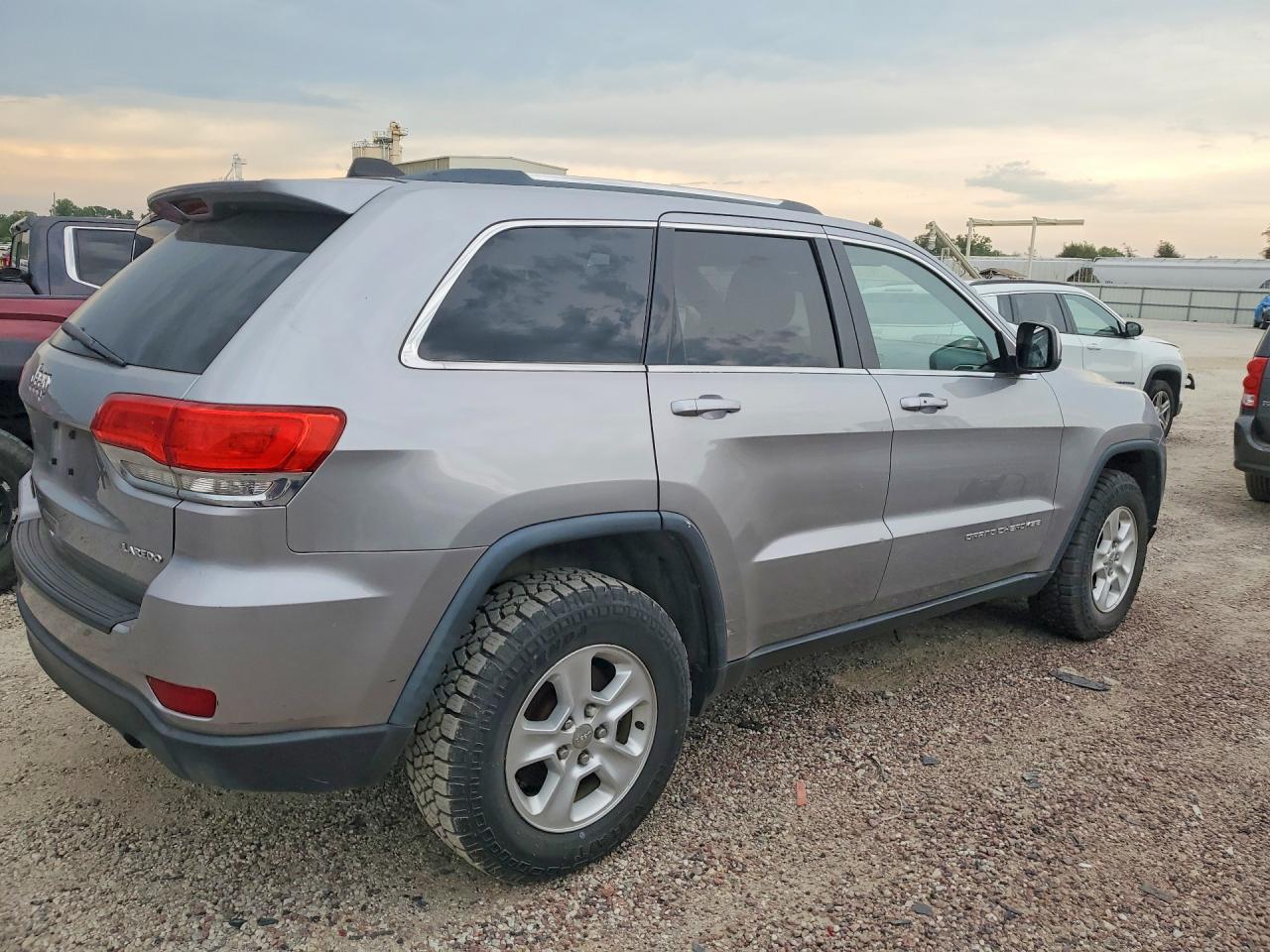 2014 Jeep Grand Cherokee Laredo Gray vin: 1C4RJFAGXEC333282