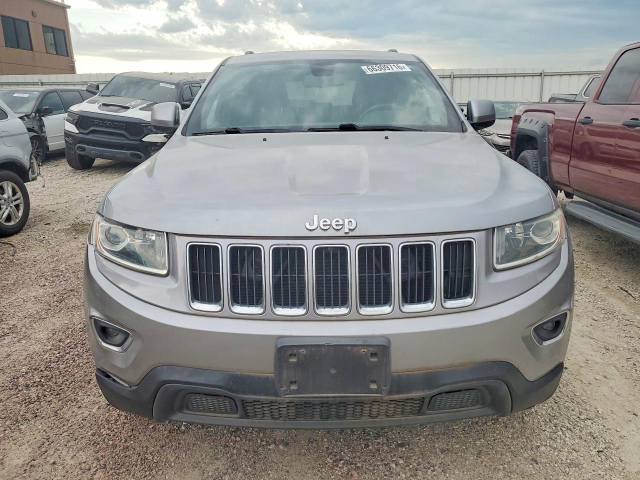 2014 Jeep Grand Cherokee Laredo Gray vin: 1C4RJFAGXEC333282