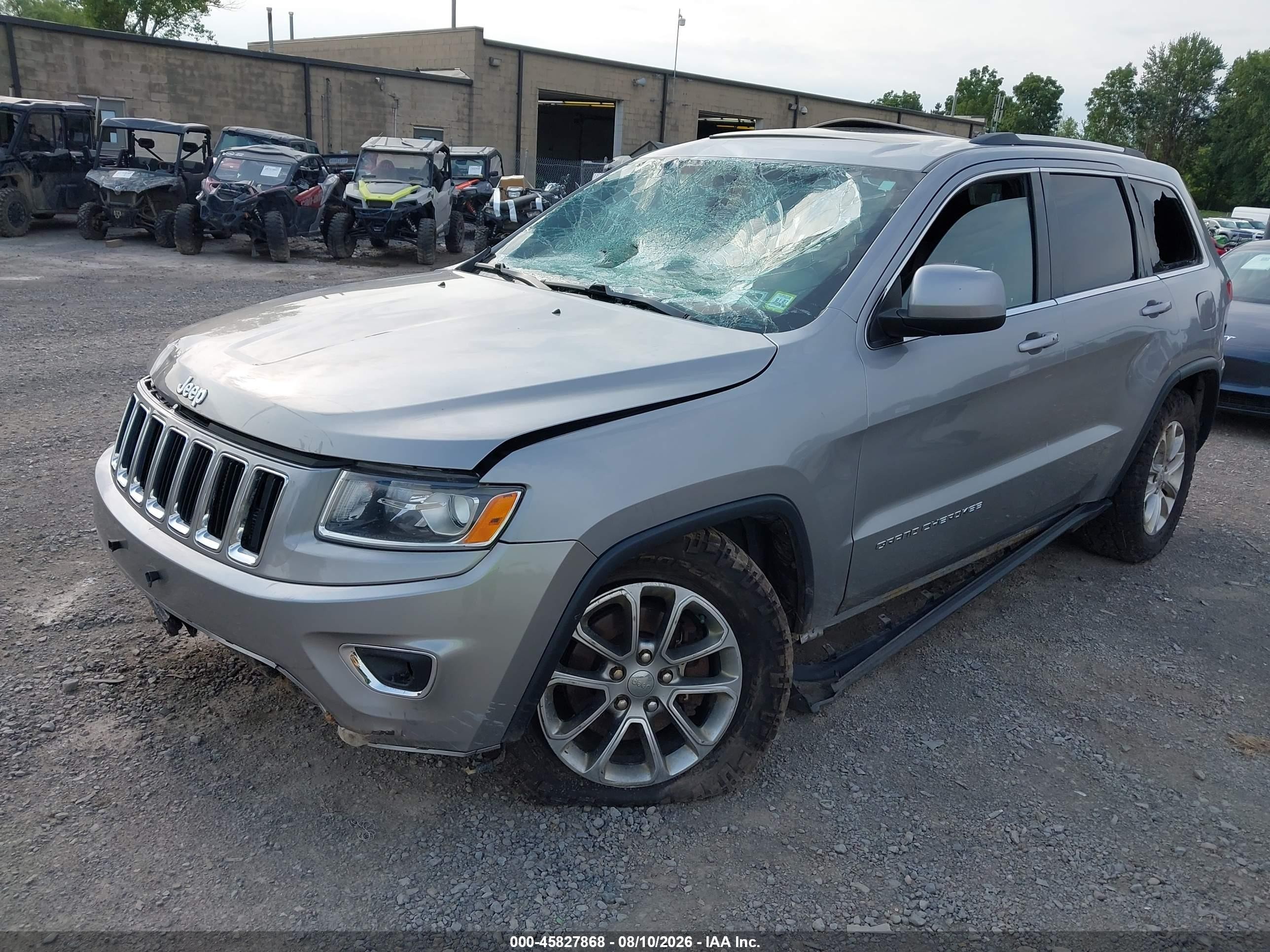 2014 Jeep Grand Cherokee Laredo Silver vin: 1C4RJFAGXEC388900