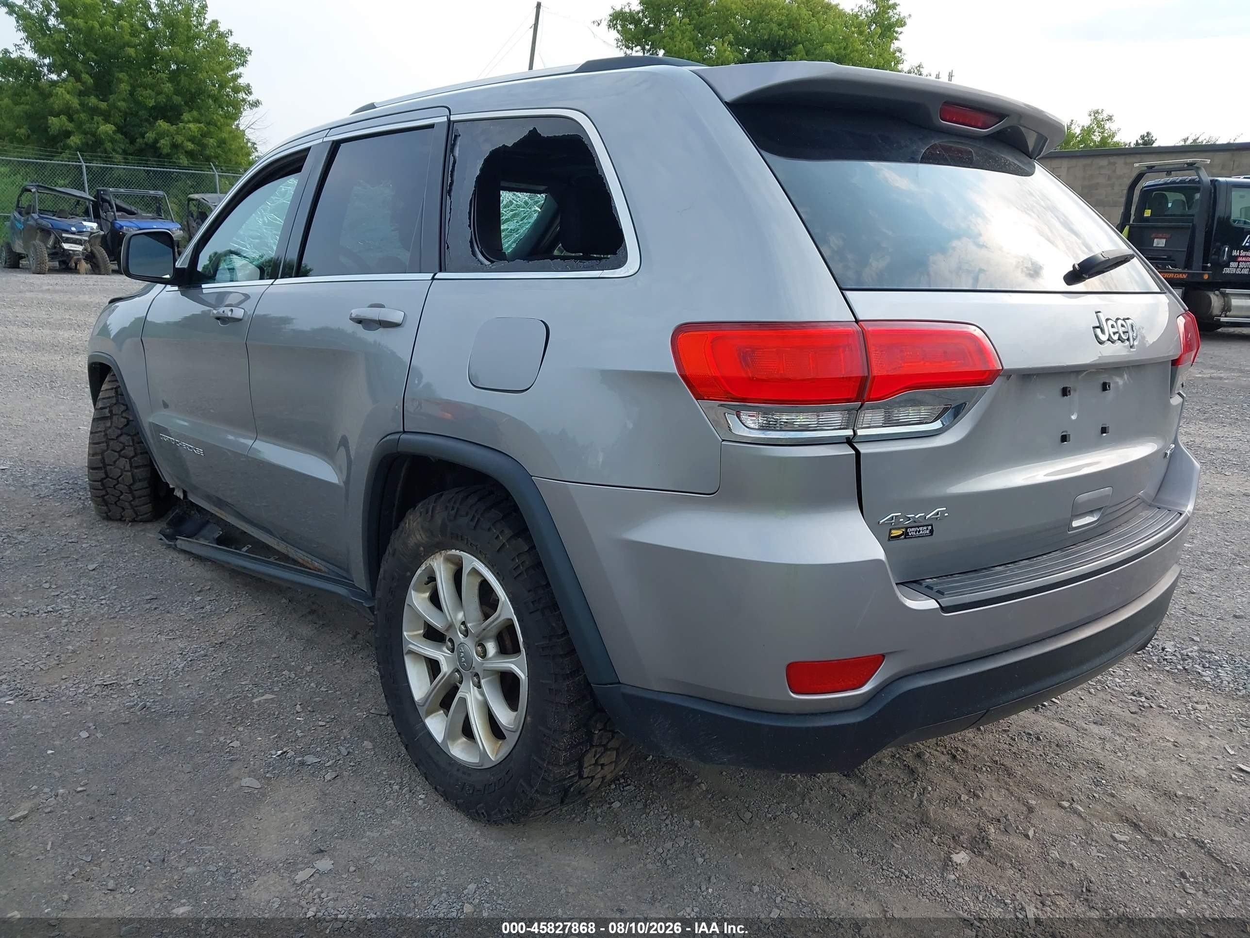 2014 Jeep Grand Cherokee Laredo Silver vin: 1C4RJFAGXEC388900