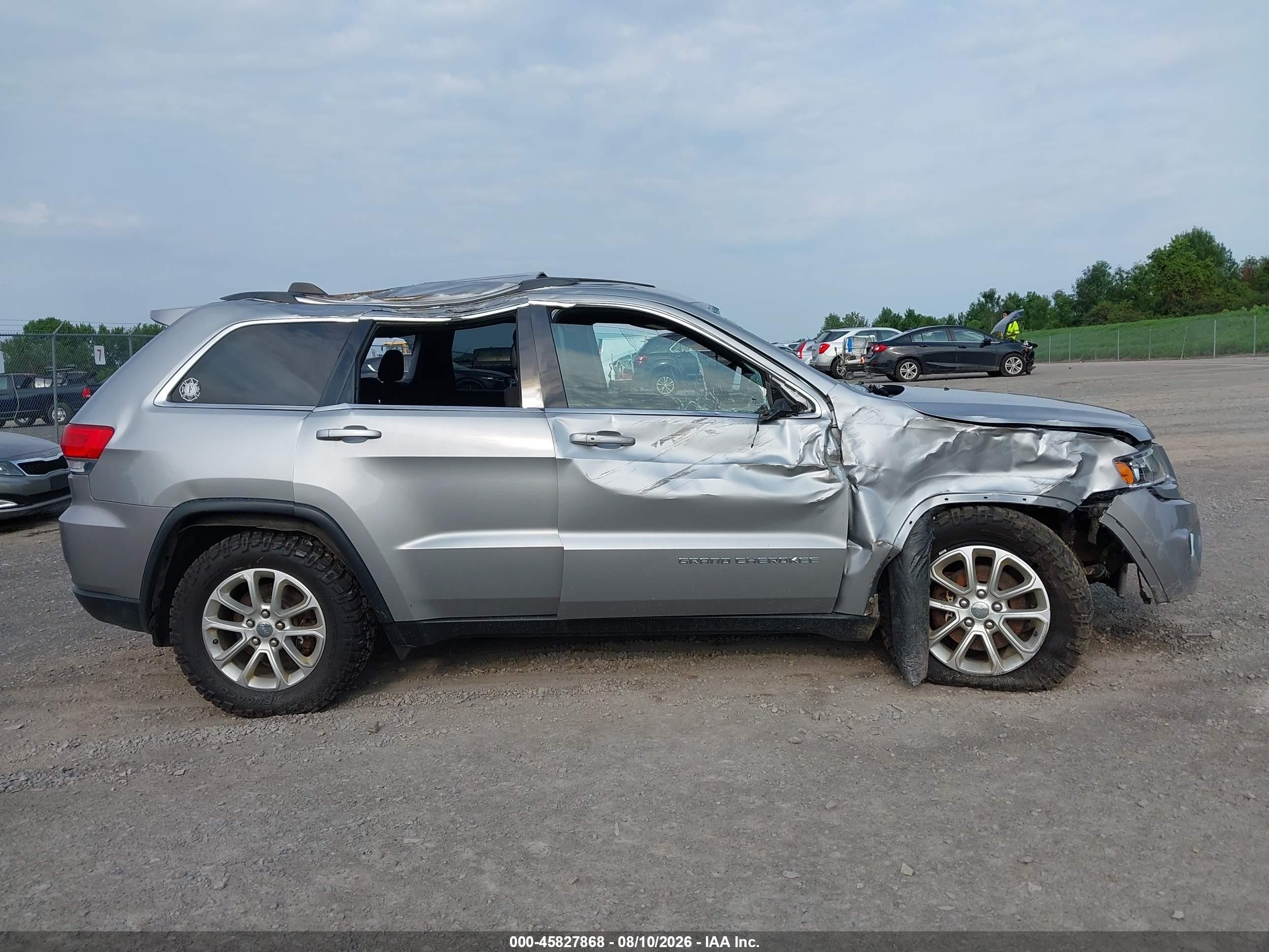 2014 Jeep Grand Cherokee Laredo Silver vin: 1C4RJFAGXEC388900