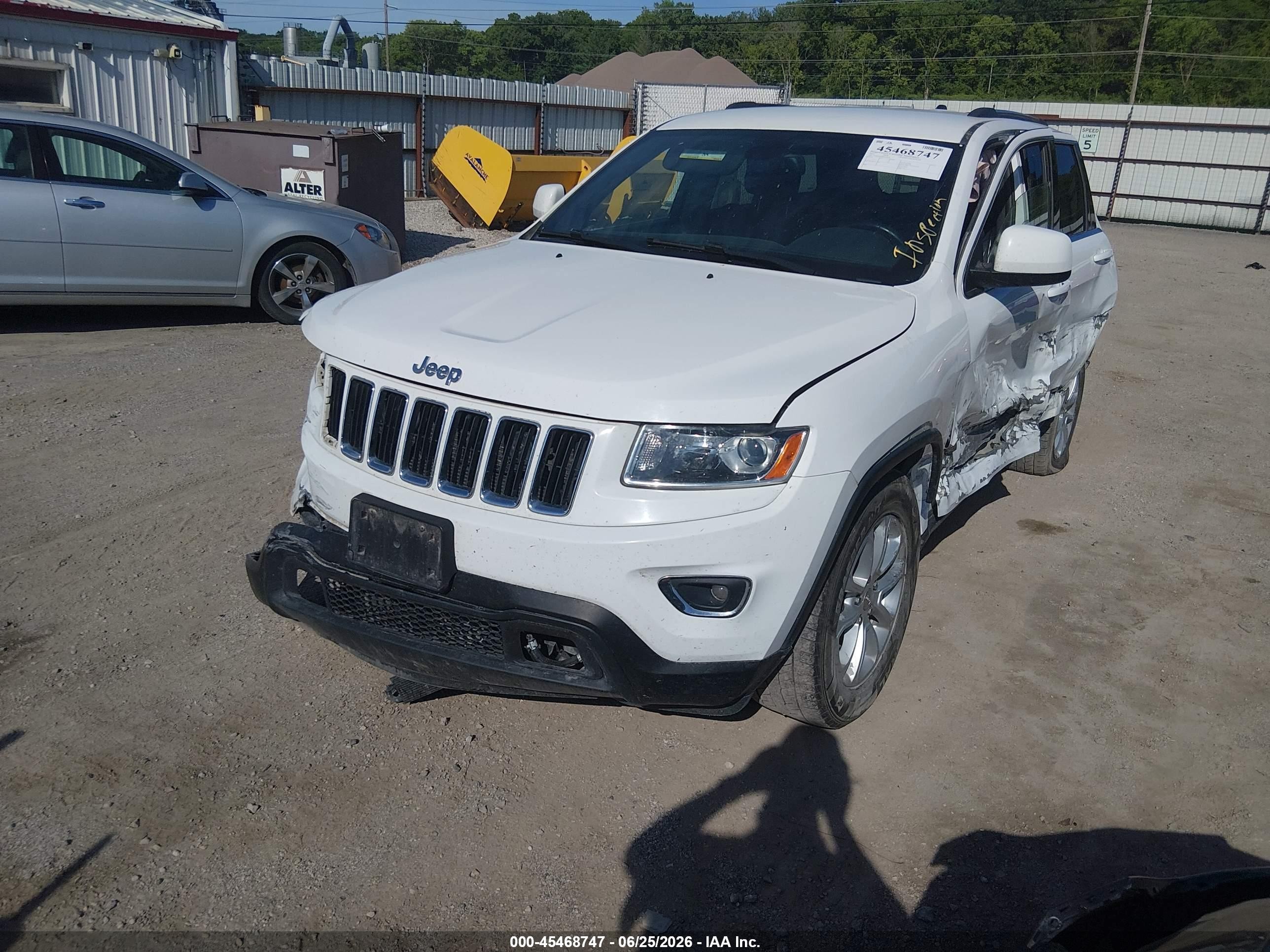 2014 Jeep Grand Cherokee Laredo White vin: 1C4RJFAGXEC565932