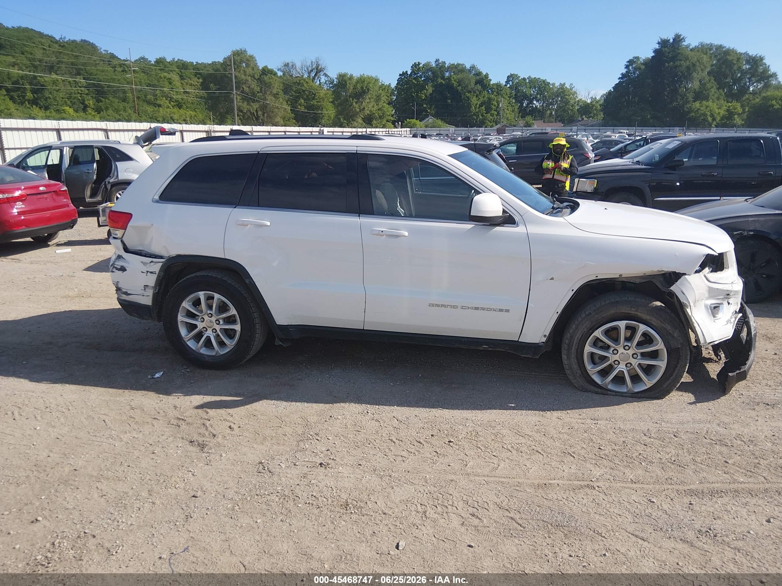 2014 Jeep Grand Cherokee Laredo White vin: 1C4RJFAGXEC565932