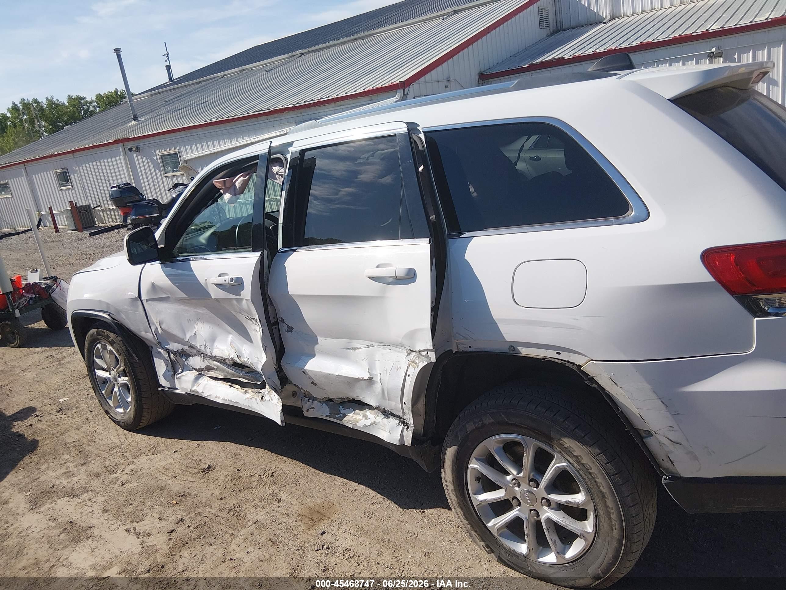 2014 Jeep Grand Cherokee Laredo White vin: 1C4RJFAGXEC565932