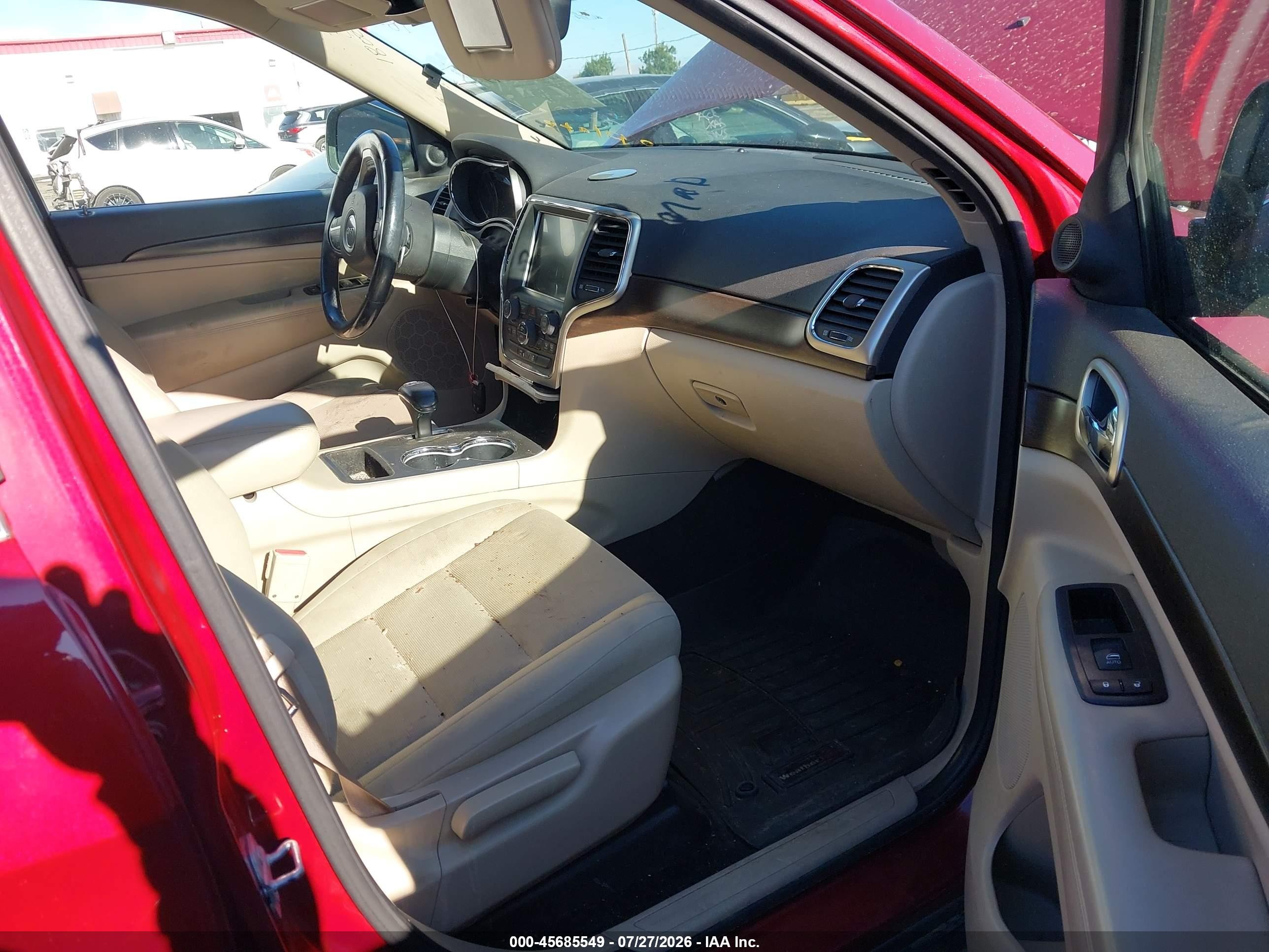 2015 Jeep Grand Cherokee Laredo Red vin: 1C4RJFAGXFC152264