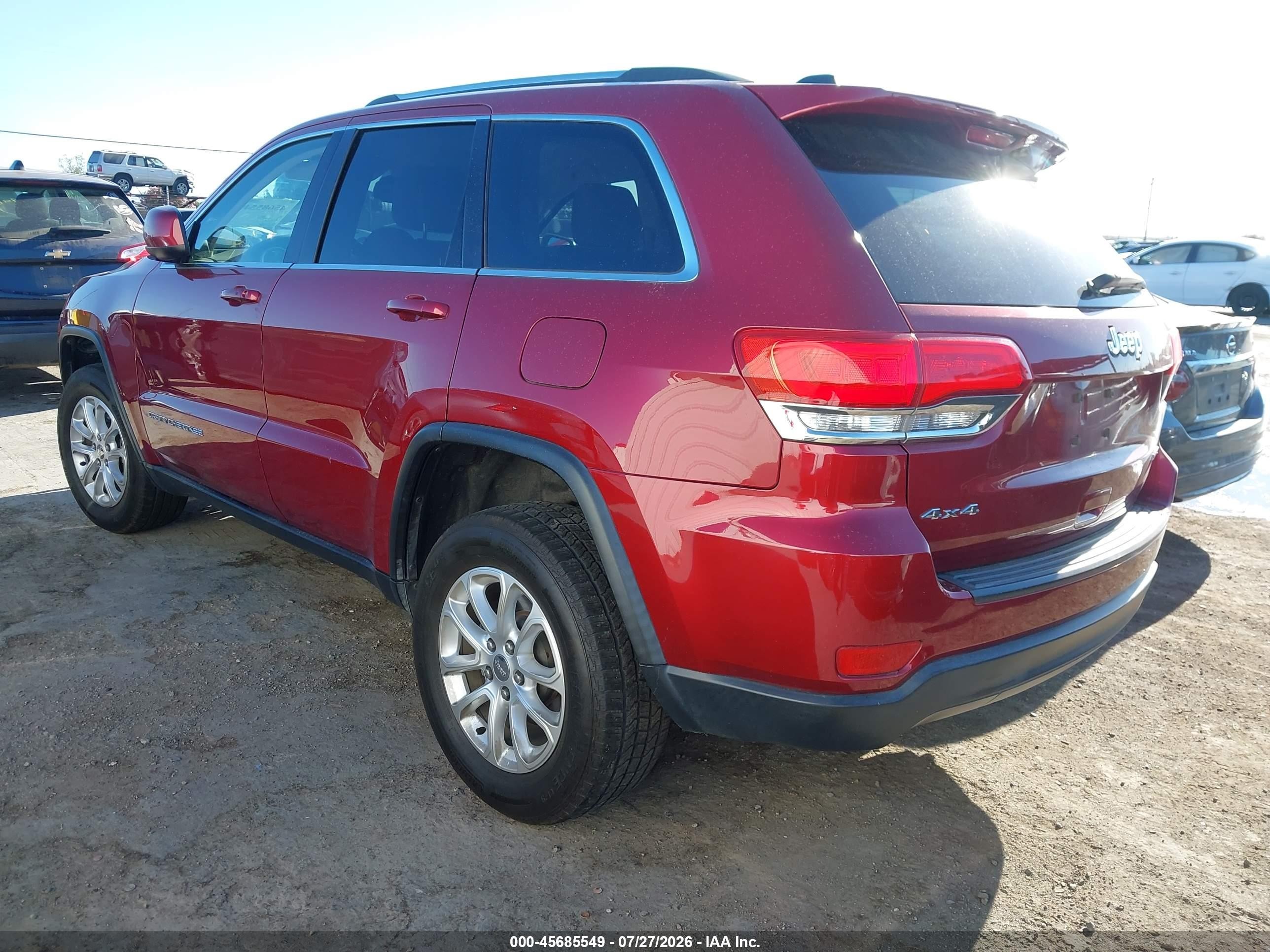 2015 Jeep Grand Cherokee Laredo Red vin: 1C4RJFAGXFC152264