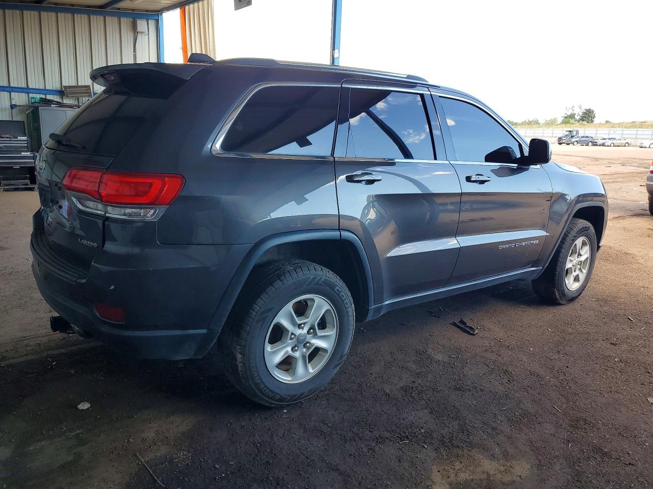 2015 Jeep Grand Cherokee Laredo Серый vin: 1C4RJFAGXFC165158