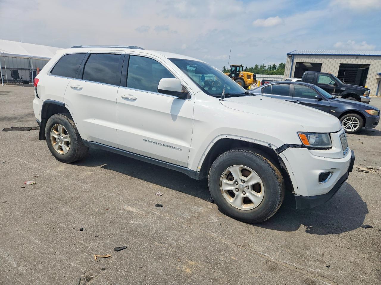 2015 Jeep Grand Cherokee Laredo White vin: 1C4RJFAGXFC172160