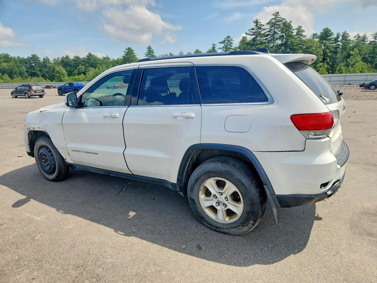 2015 Jeep Grand Cherokee Laredo White vin: 1C4RJFAGXFC172160