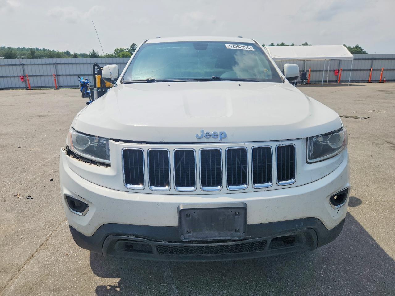 2015 Jeep Grand Cherokee Laredo White vin: 1C4RJFAGXFC172160