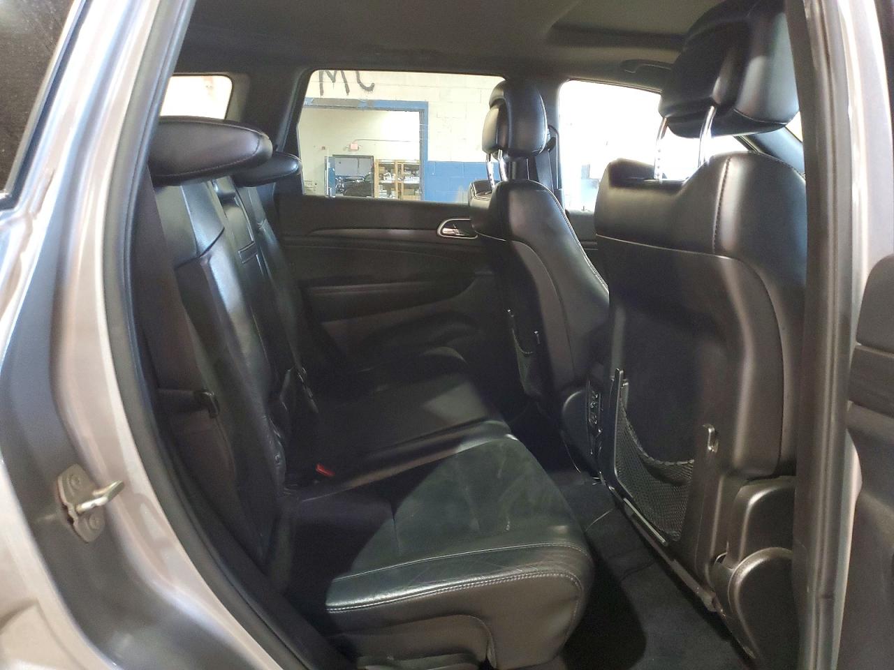 2015 Jeep Grand Cherokee Laredo Silver vin: 1C4RJFAGXFC186933