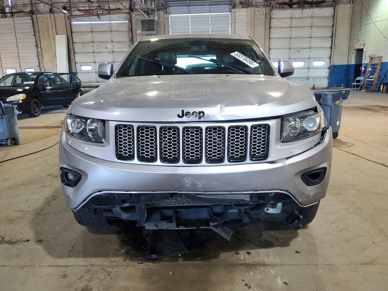 2015 Jeep Grand Cherokee Laredo Silver vin: 1C4RJFAGXFC186933