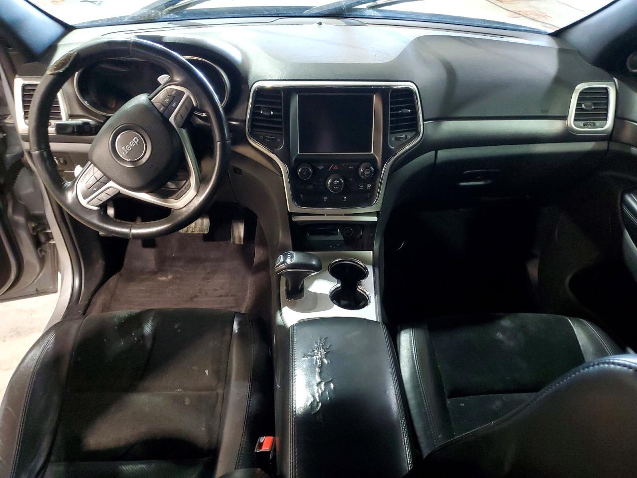 2015 Jeep Grand Cherokee Laredo Silver vin: 1C4RJFAGXFC186933